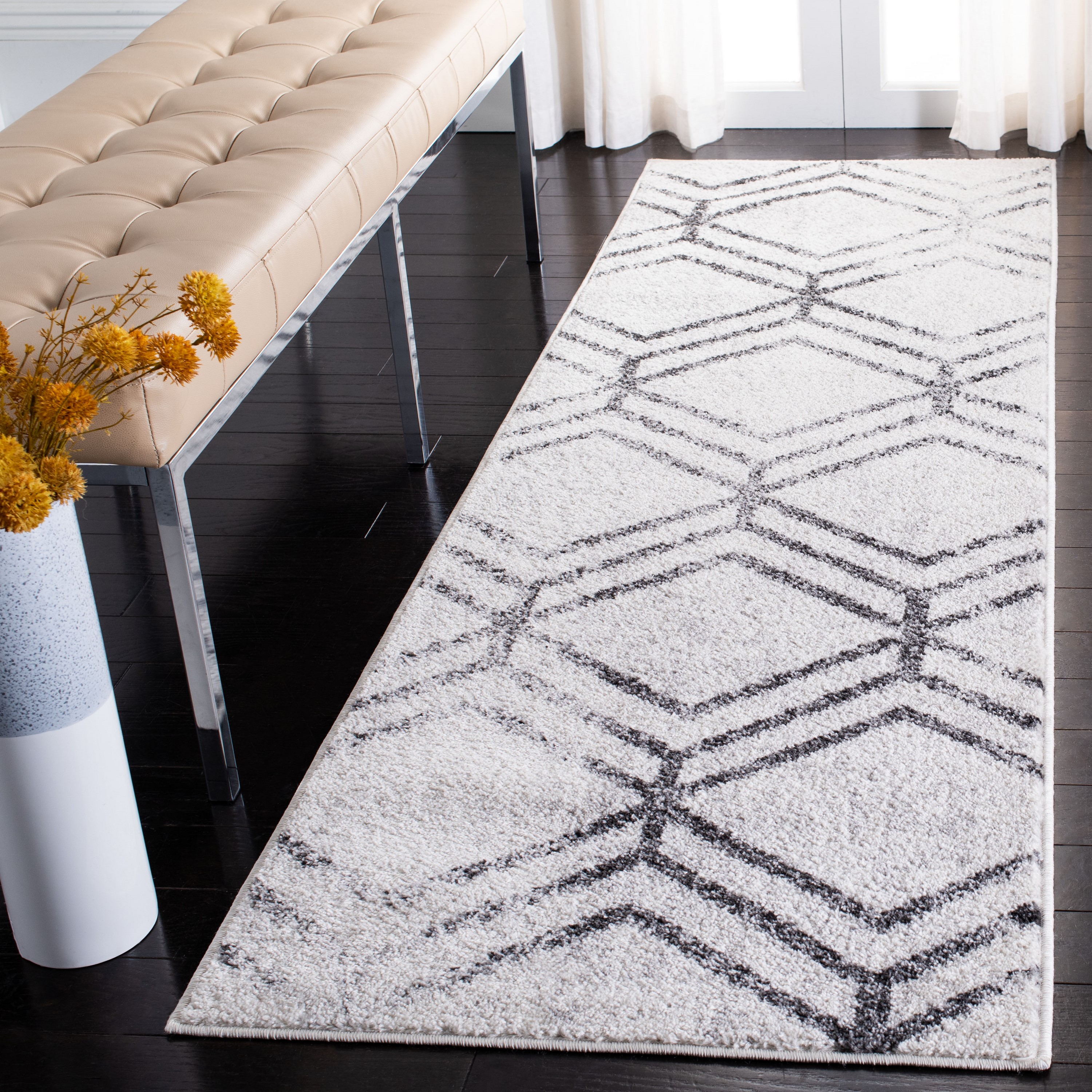 Safavieh ADR253A-28 Adirondack 3 x 8 (ft) Loomed Polypropylene Ivory/Gray Rectangular Indoor Geometric Bohemian/Eclectic Runner rug