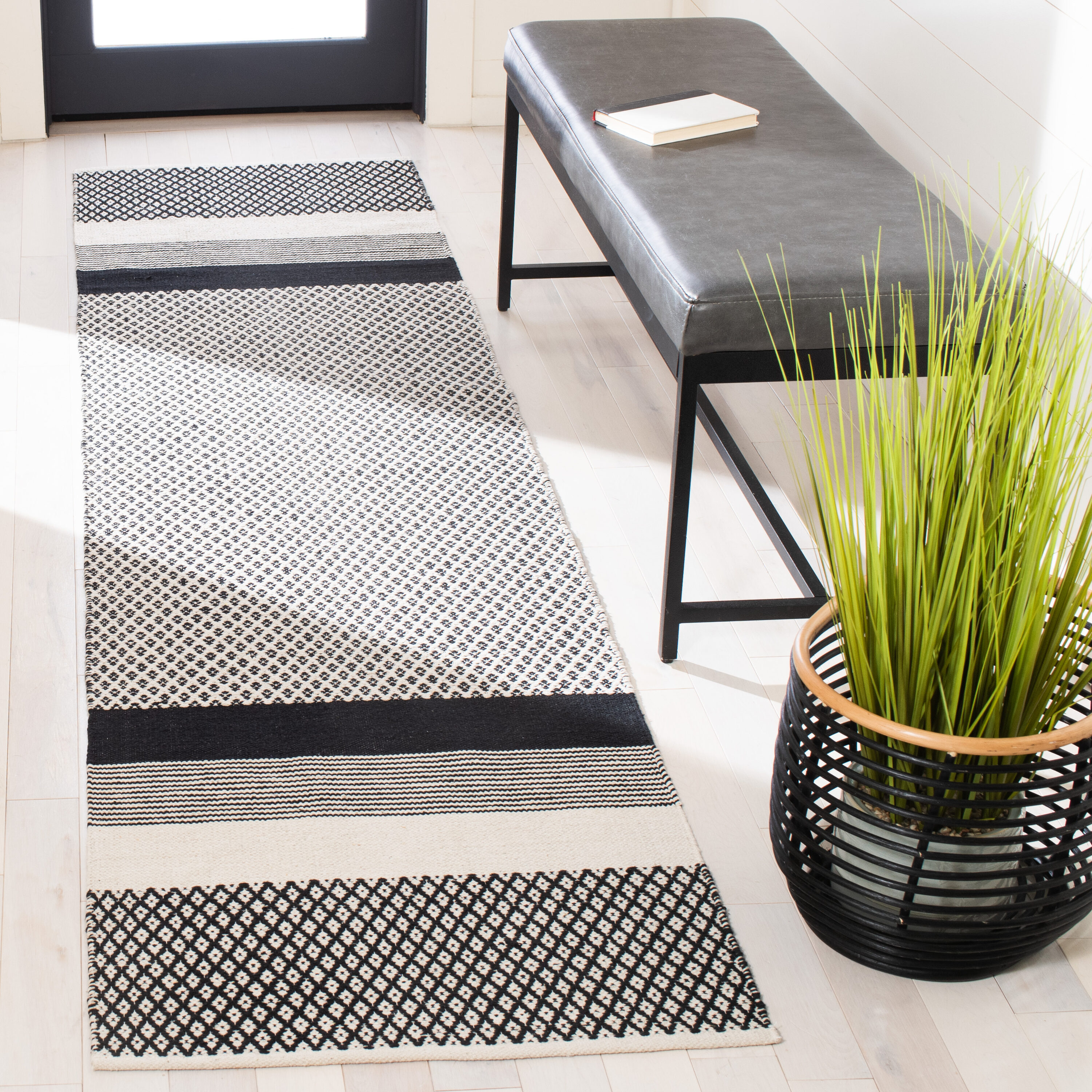  Kilim 701 Black/Ivory Contemporary 2Ft-3In x 9Ft Runner Rug