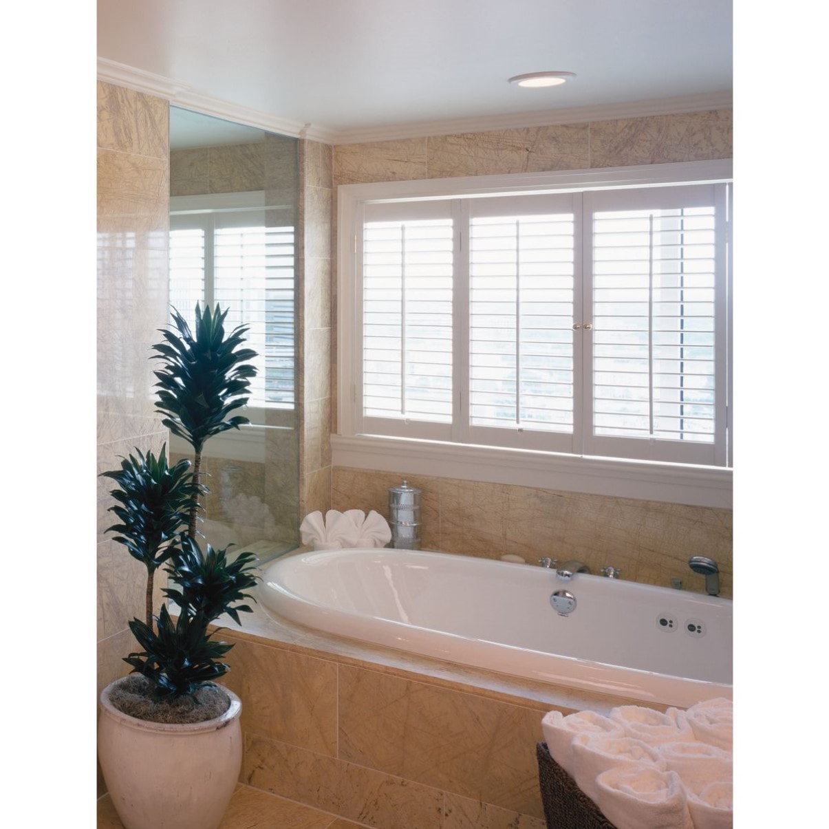 Sleek Modern White Aluminum 7.5" LED Surface Mount Light