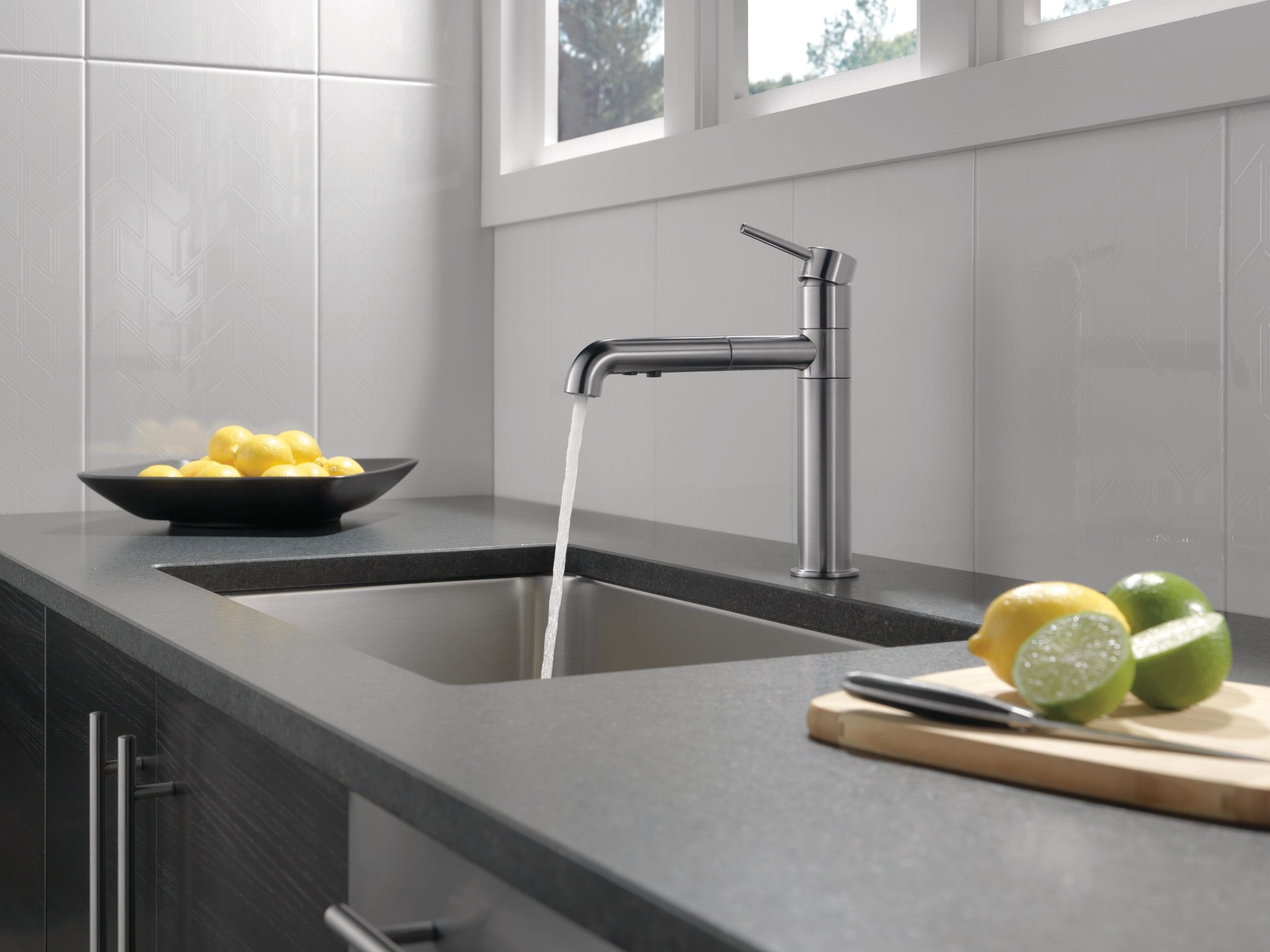 Sleek 12.5" Stainless Steel Pull-Out Spray Kitchen Faucet