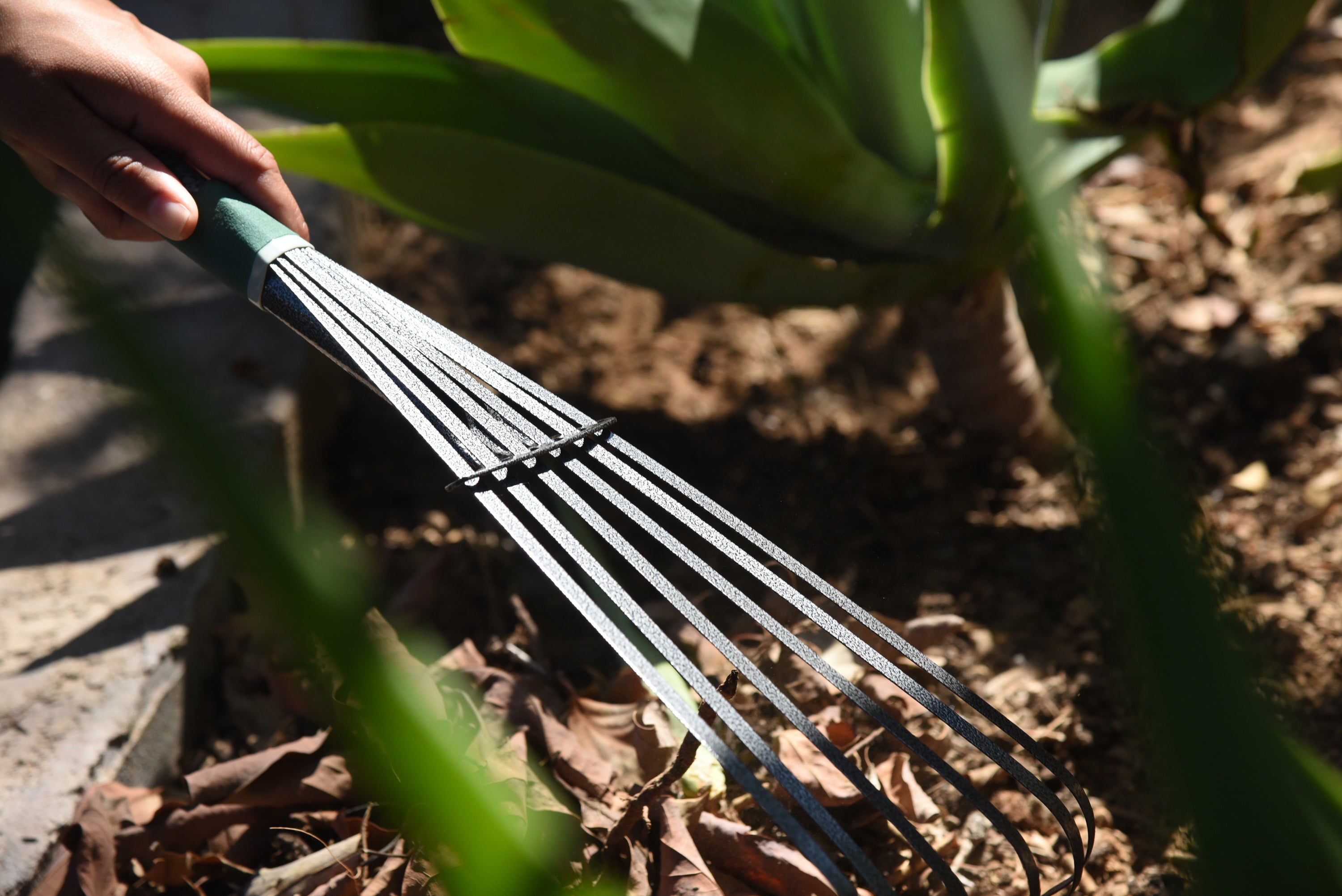 Yard Butler IWHR-6 Garden-Rakes - View #3