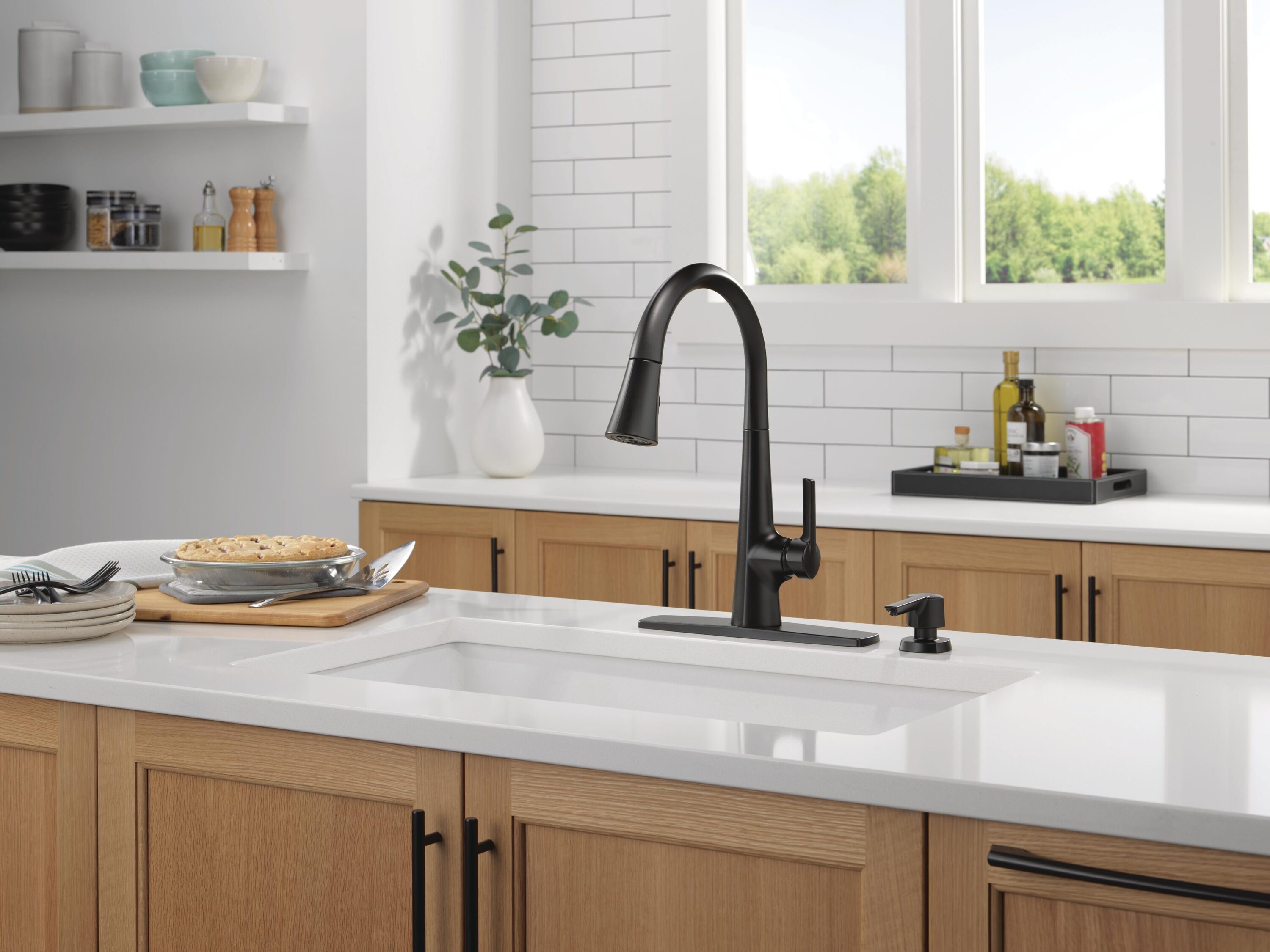 Delta 19872Z-BLSD-DST Kitchen-Faucets - View #12
