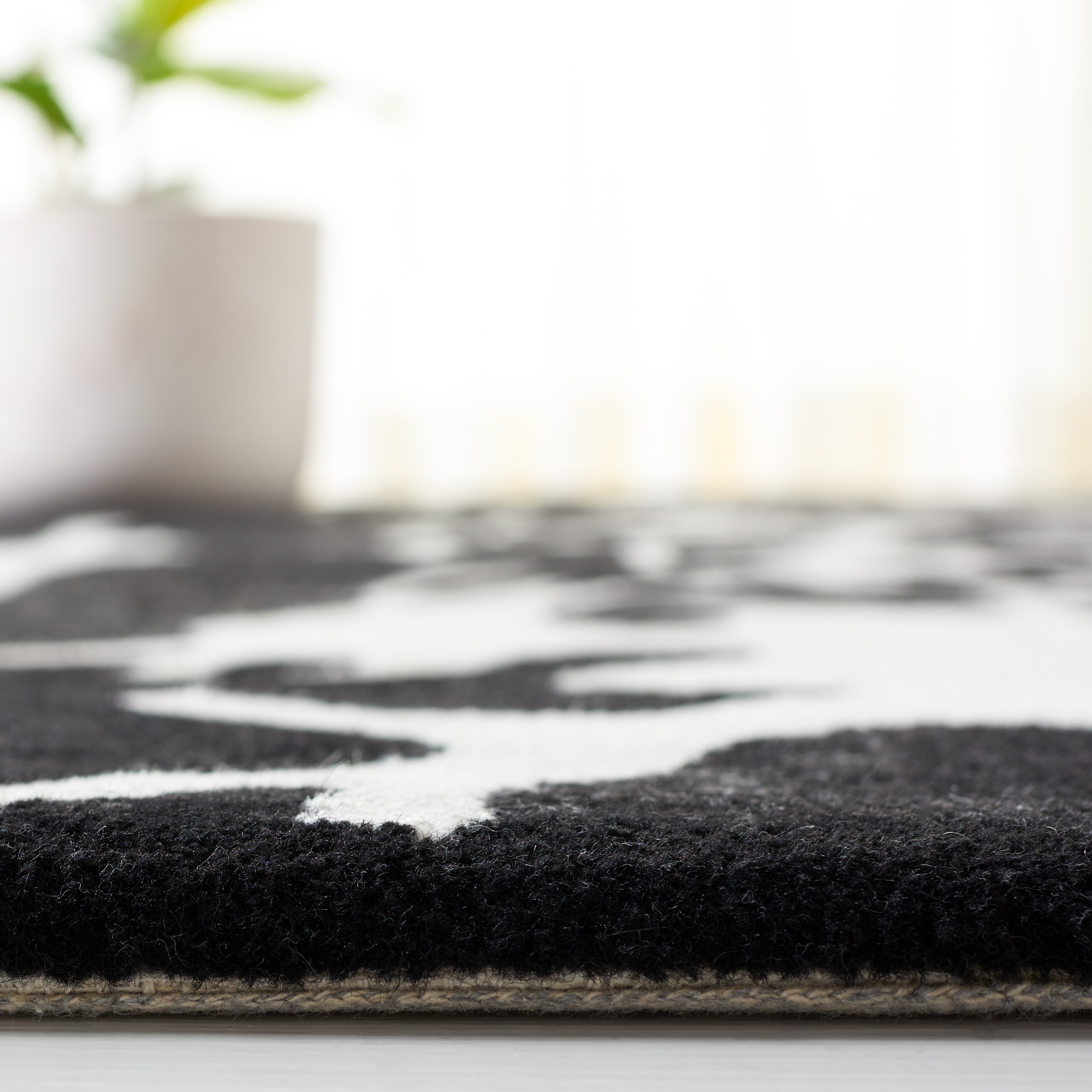 Safavieh SOH326A-5 rugs - View #4