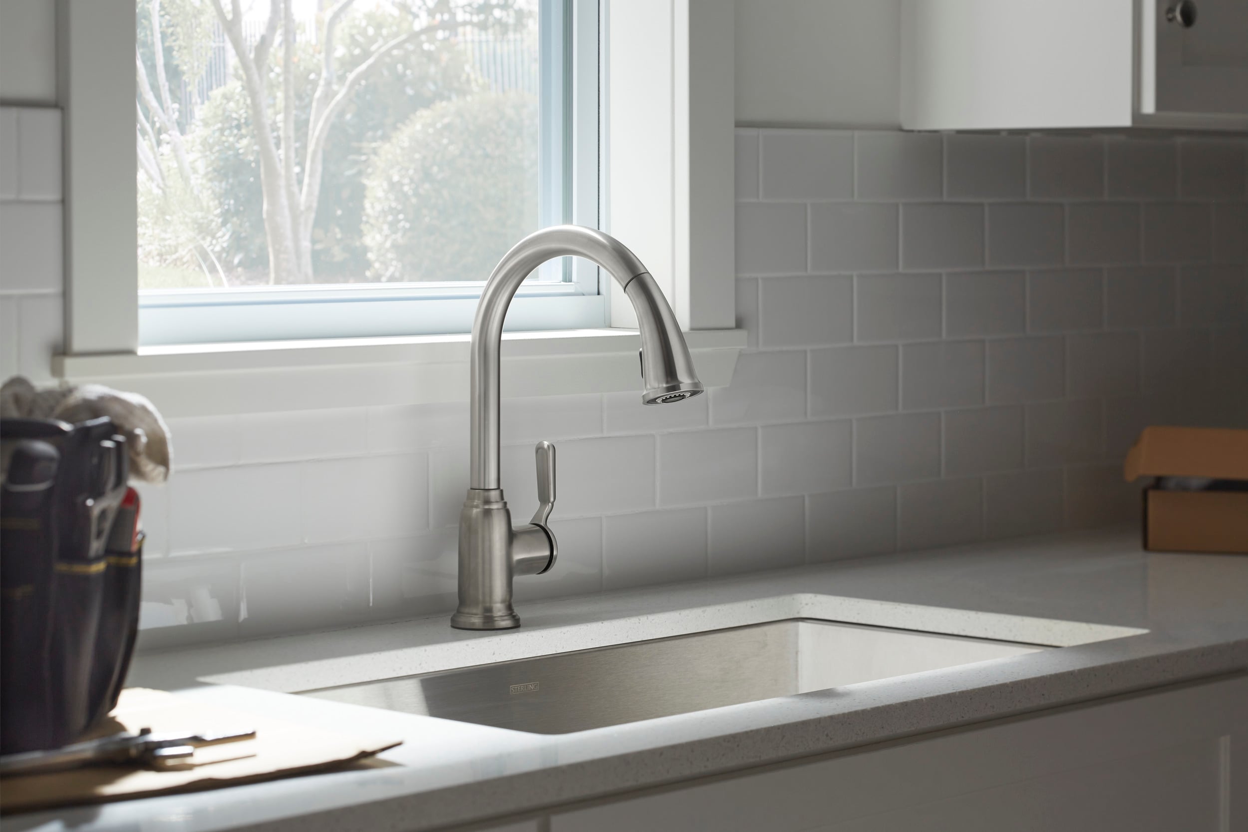 Sterling Ludington Vibrant Stainless Single Handle Deck-mount Pull-down Kitchen Faucet