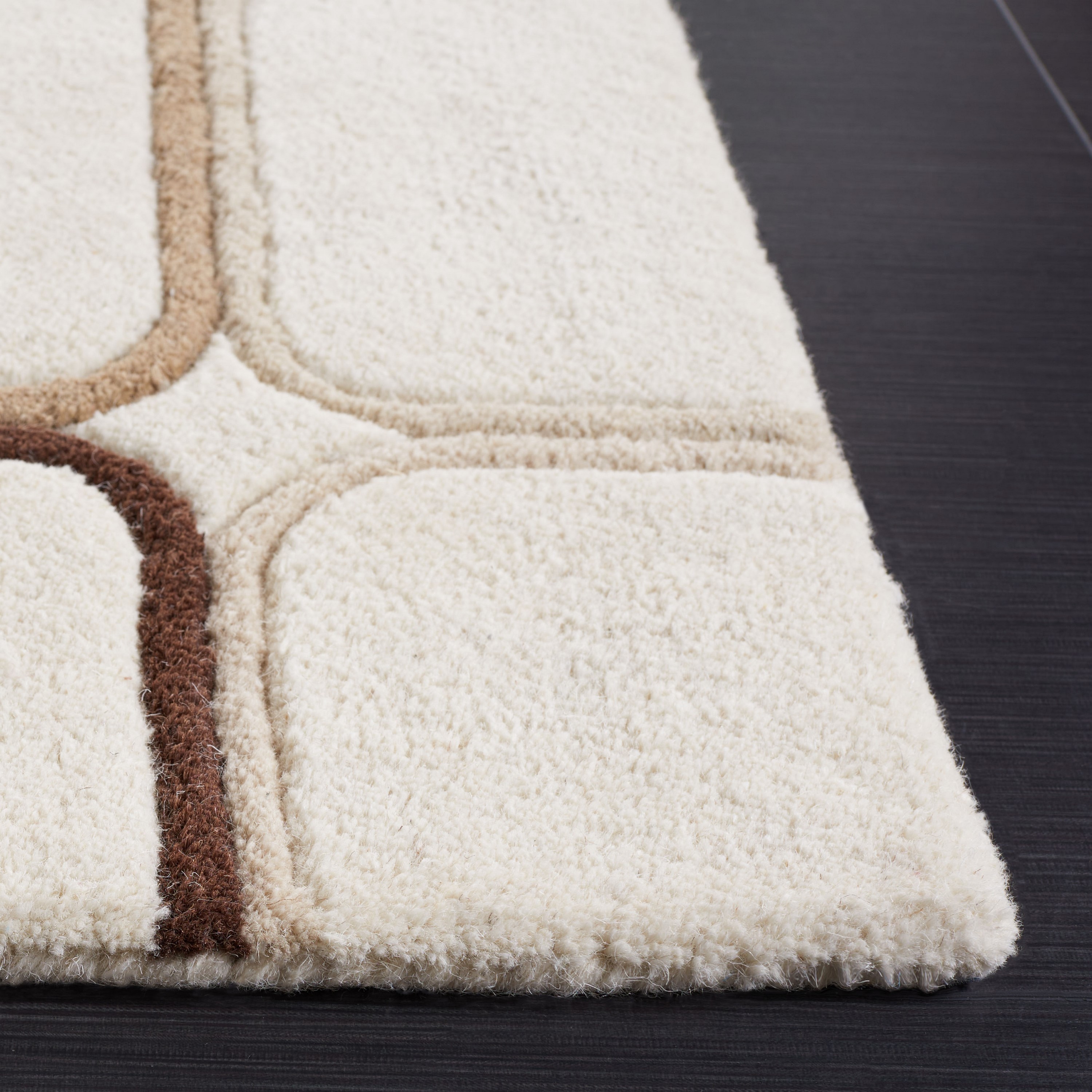Safavieh SOH713A-4 rugs - View #3