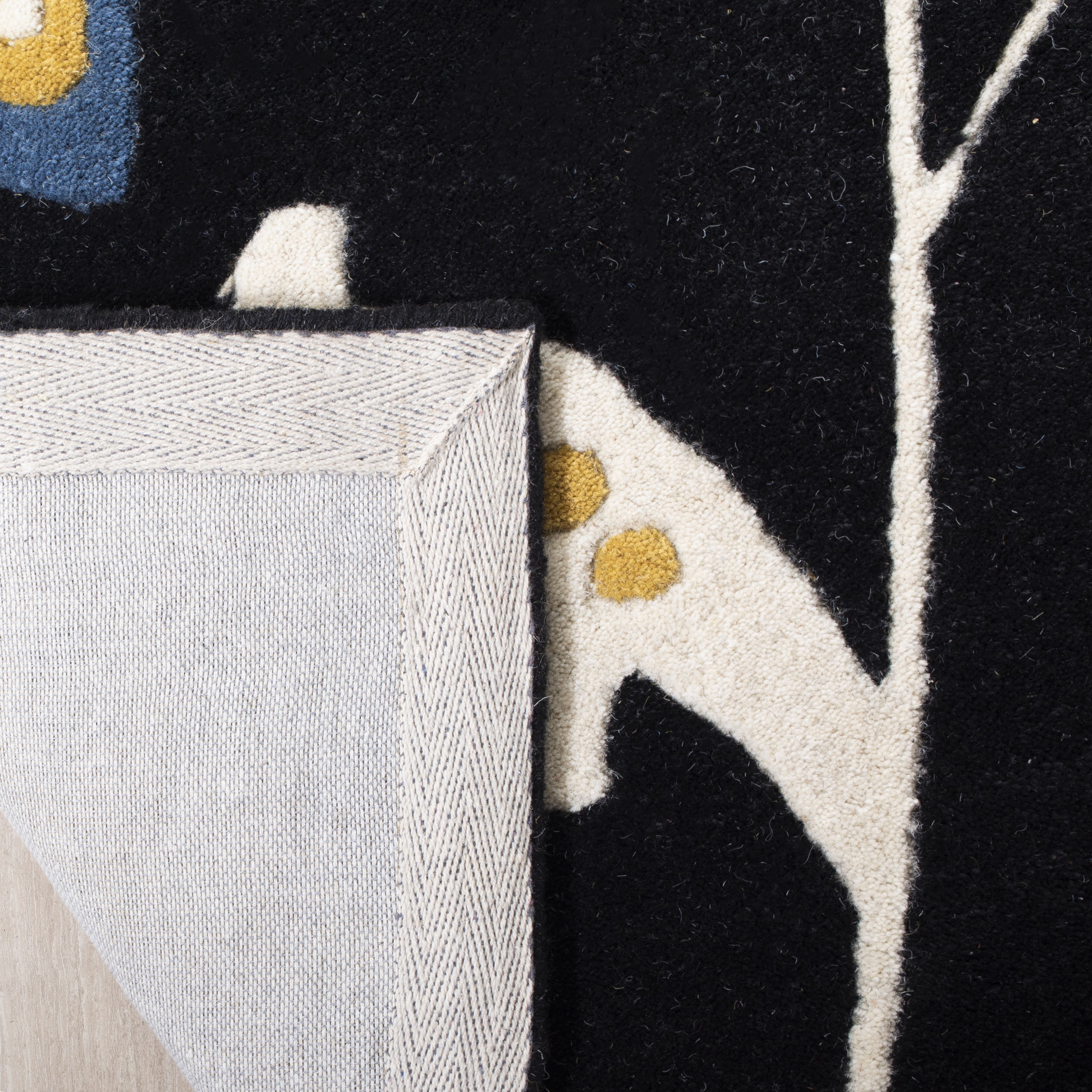 Safavieh SOH772C-4 rugs - View #4