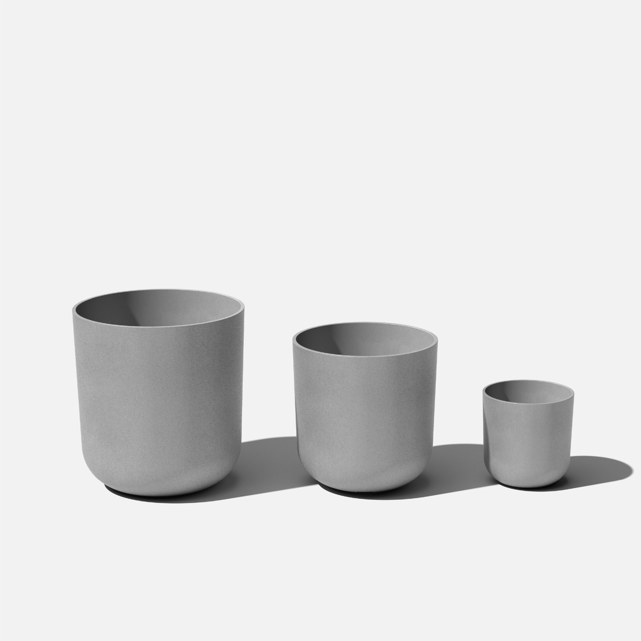 Veradek KNV-BUN-C Round 18.5-in W x 19.75-in H x Gray Plastic Indoor/Outdoor Planter