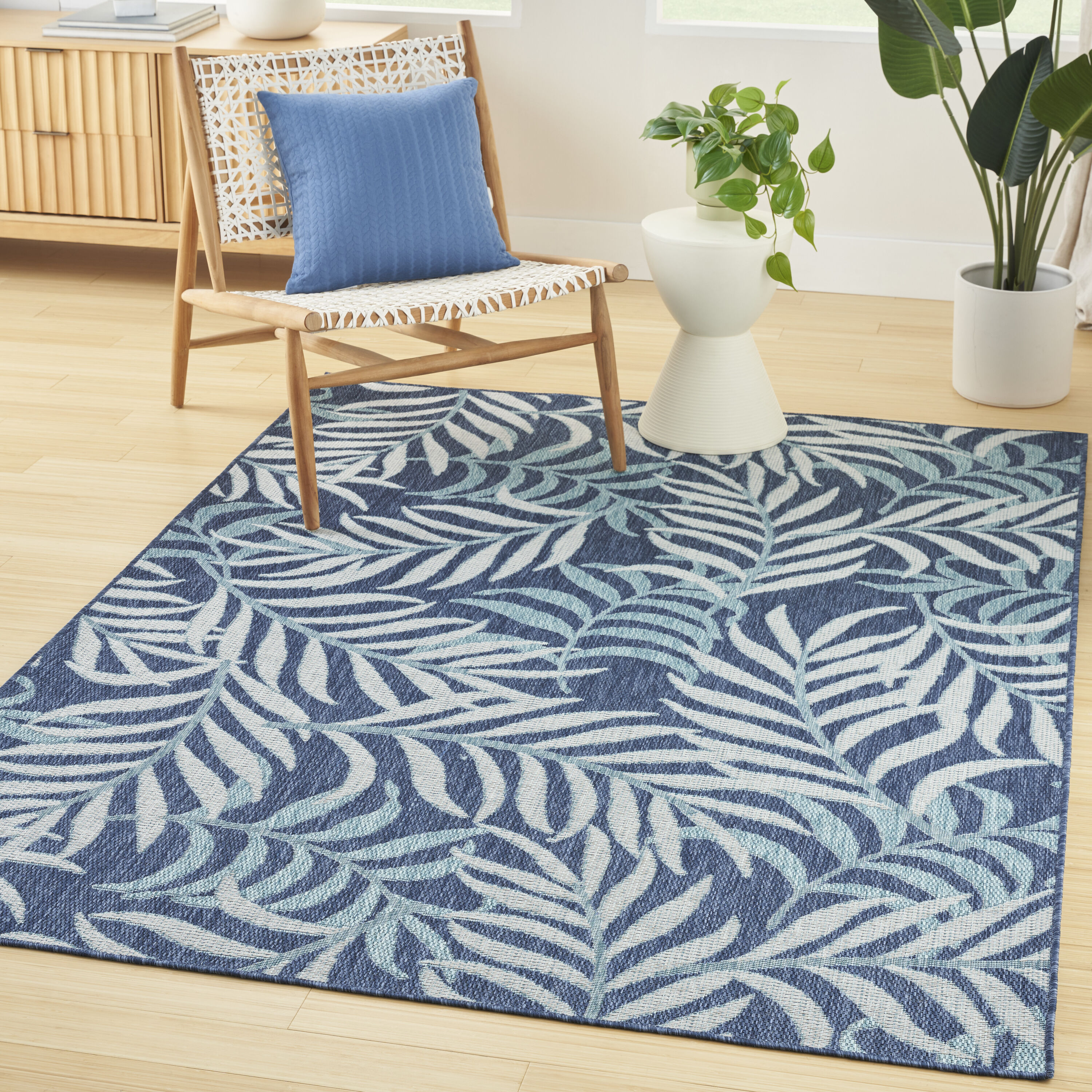 Nourison Home 099446959089 Garden Oasis 4 x 6 (ft) Loomed Polypropylene Navy Rectangular Indoor/Outdoor Floral/Botanical Tropical Area rug