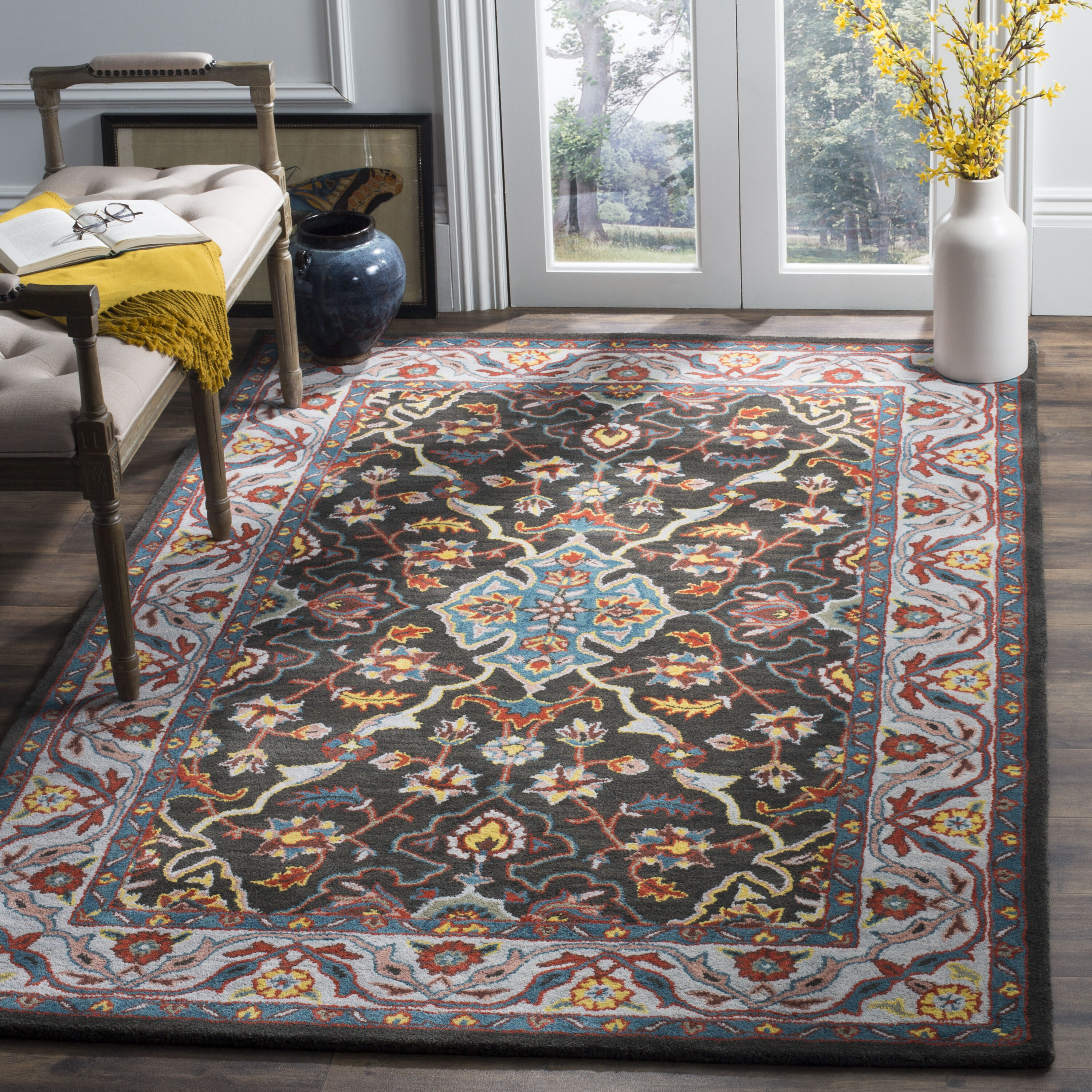 Heritage 737 Charcoal/Ivory Traditional 4ft x 6ft Small Rectangle Rug