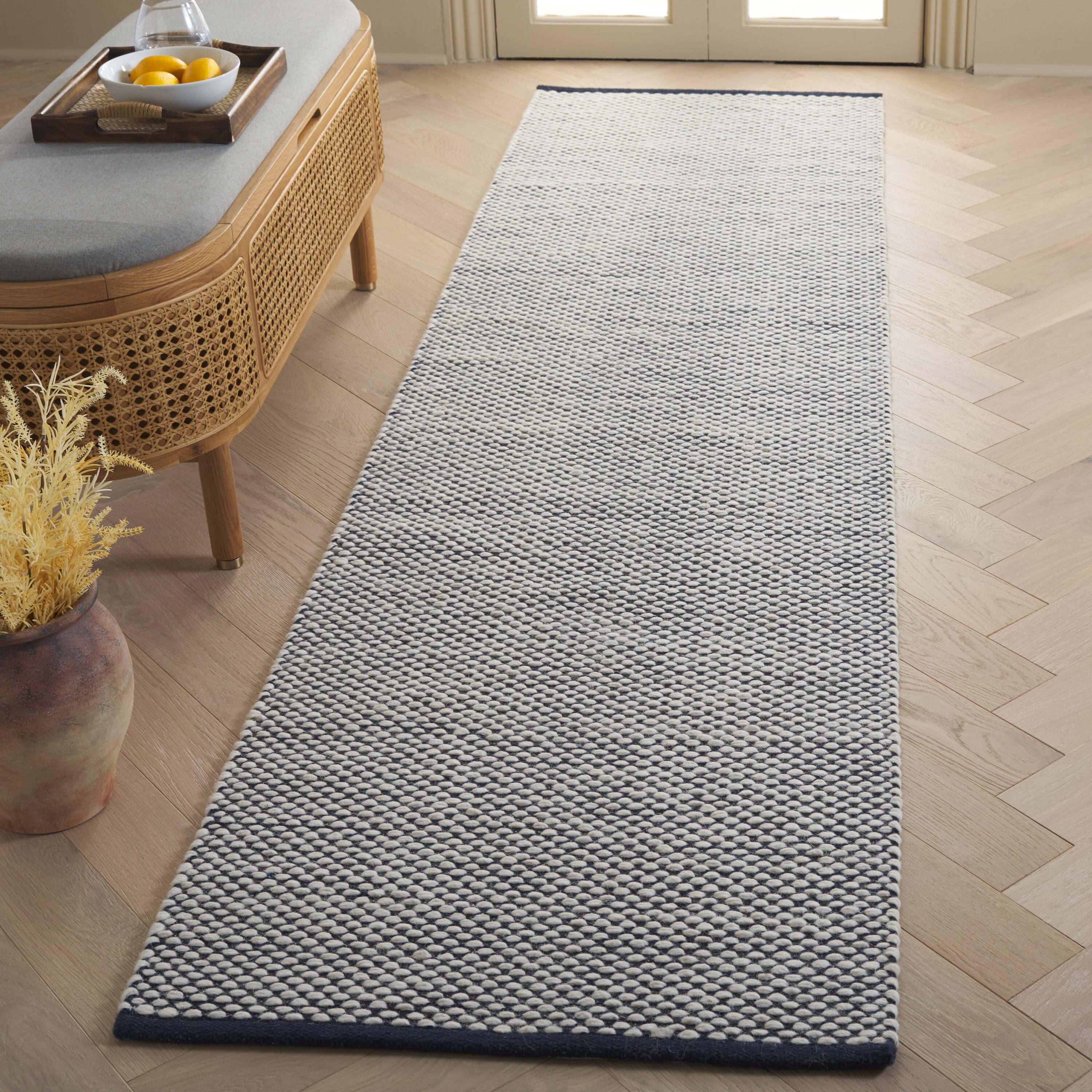  Vermont 907 Navy/Ivory Contemporary 2ft-3in x 9ft Runner Rug