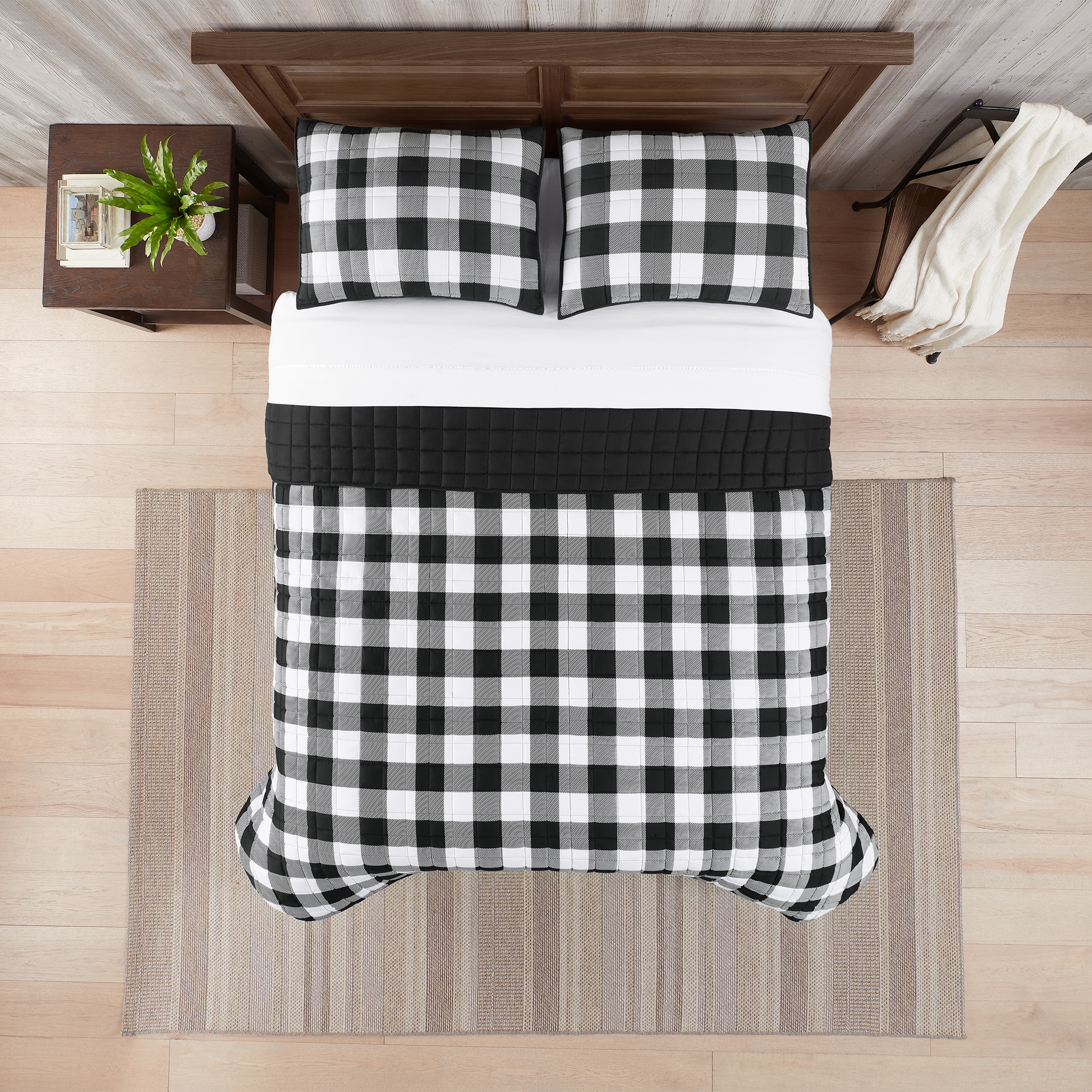 Serta 14013000286 3 -Piece Black/White King Quilt Set