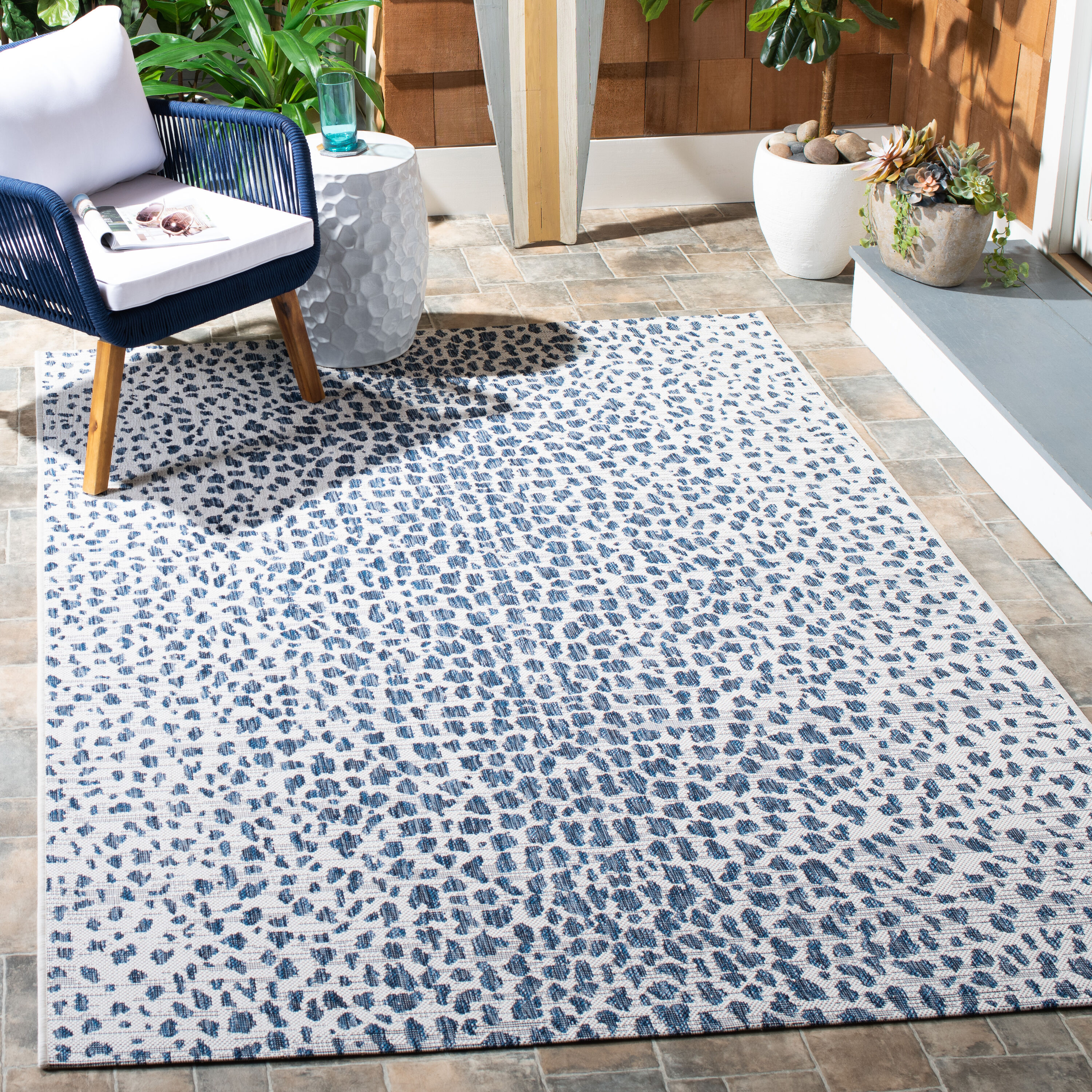 Safavieh Courtyard 5 X Ft Ivory Navy Square Indoor Outdoor Animal Print Area Rug In The Rugs Department At Lowes Com