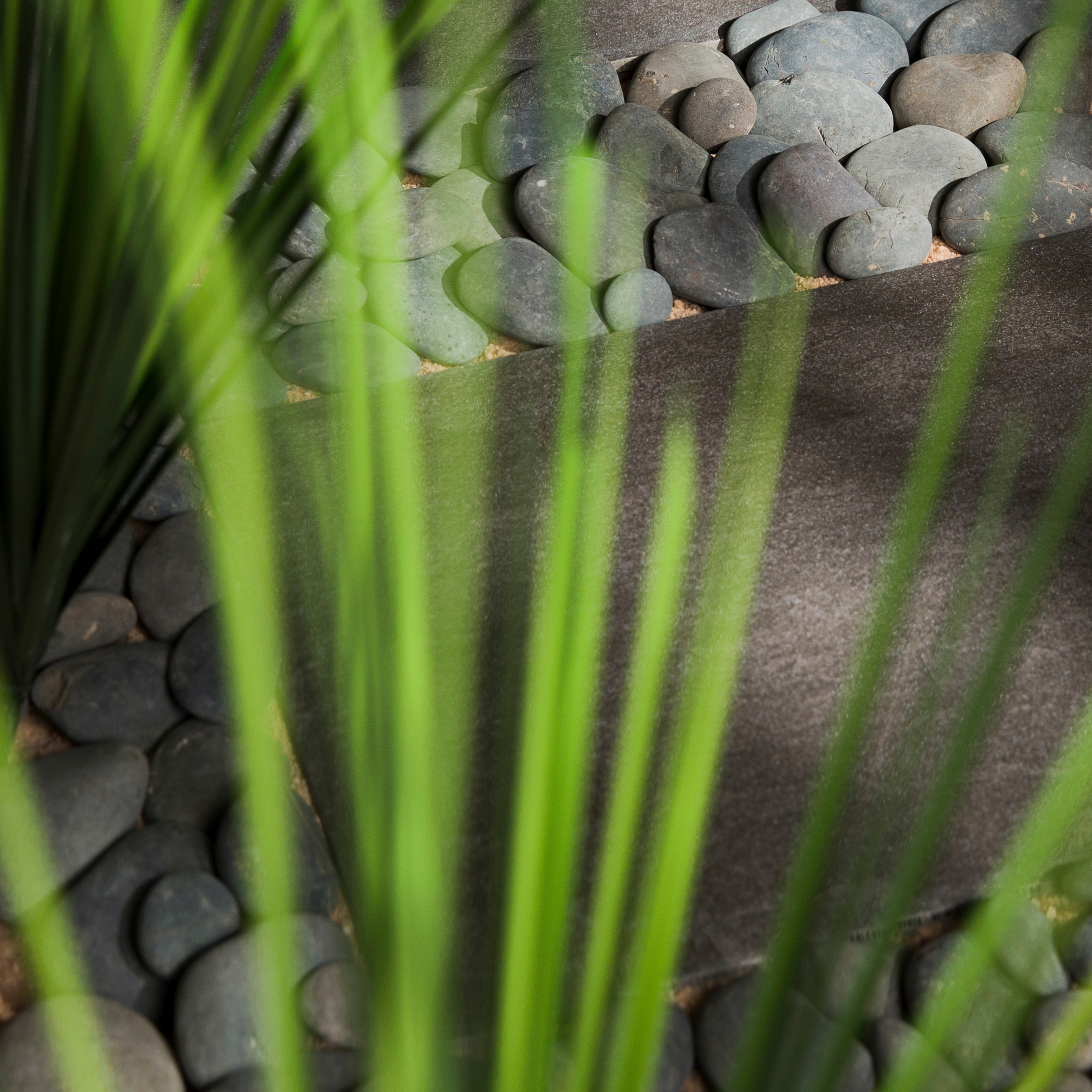 Beach Pebble Company BPCGMBP3-30 Landscaping-Rock - View #2