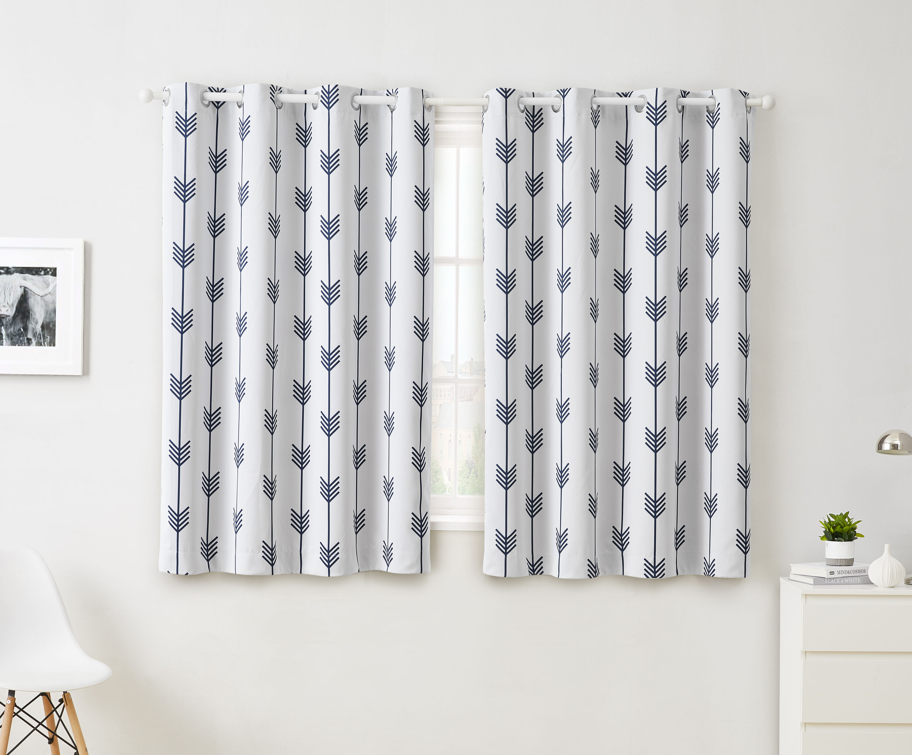 HLC.me ARRW-W/NVY72 72-Inches Platinum White/Navy Blue Blackout Thermal lined Grommet Curtain panel pair