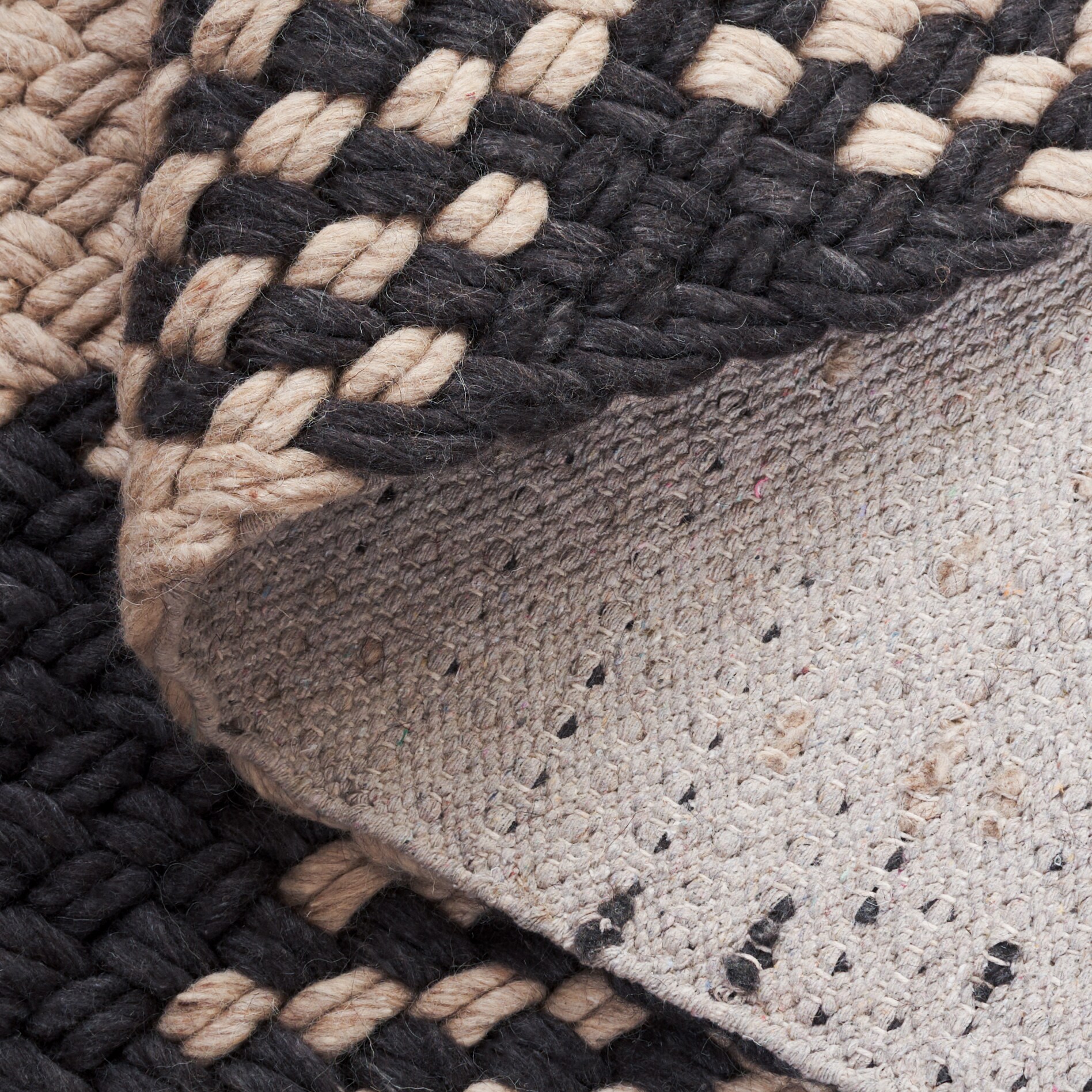 Safavieh NFC105Z-4 rugs - View #6