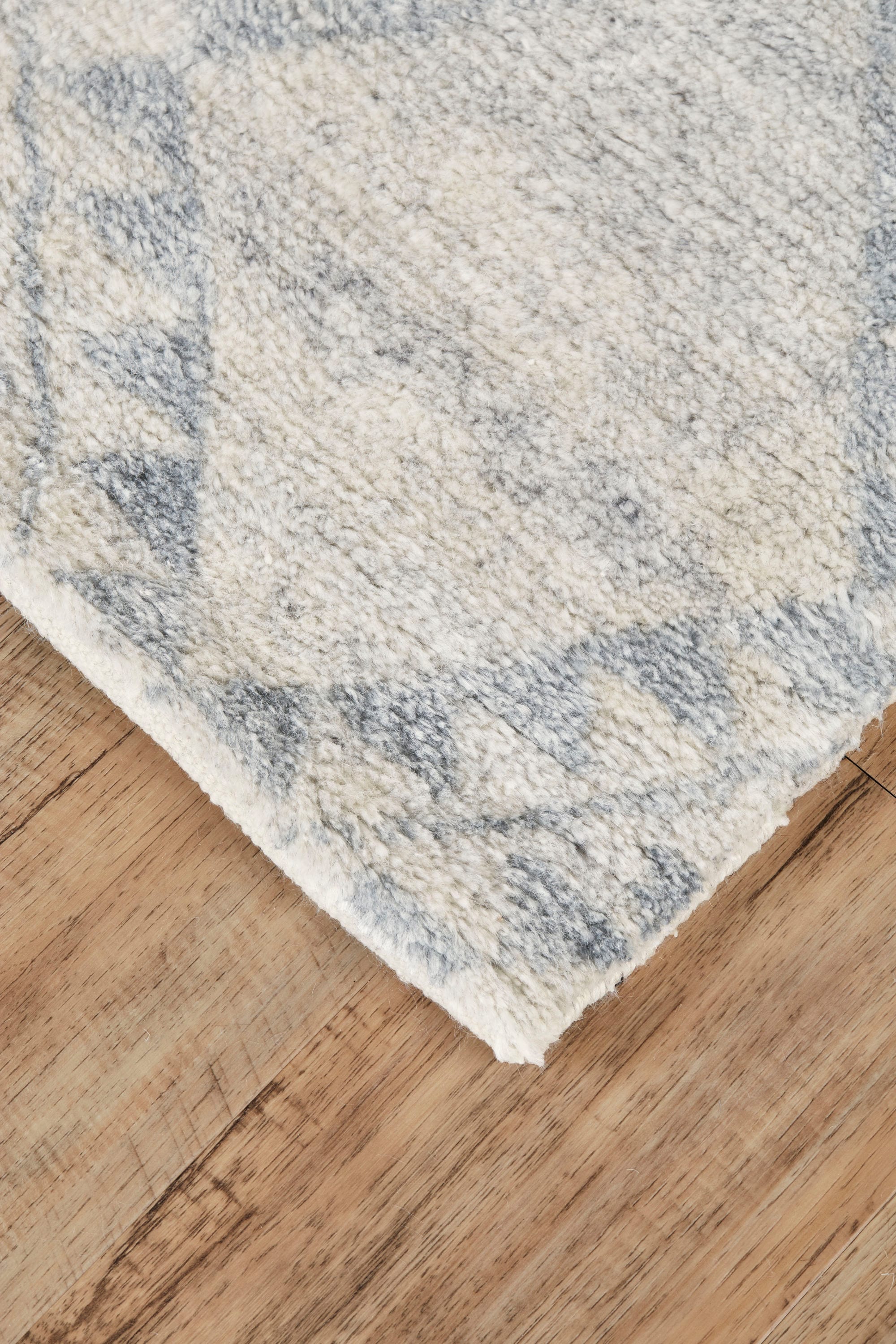 Ivory and Gray Geometric Wool Viscose 2' x 3' Rug
