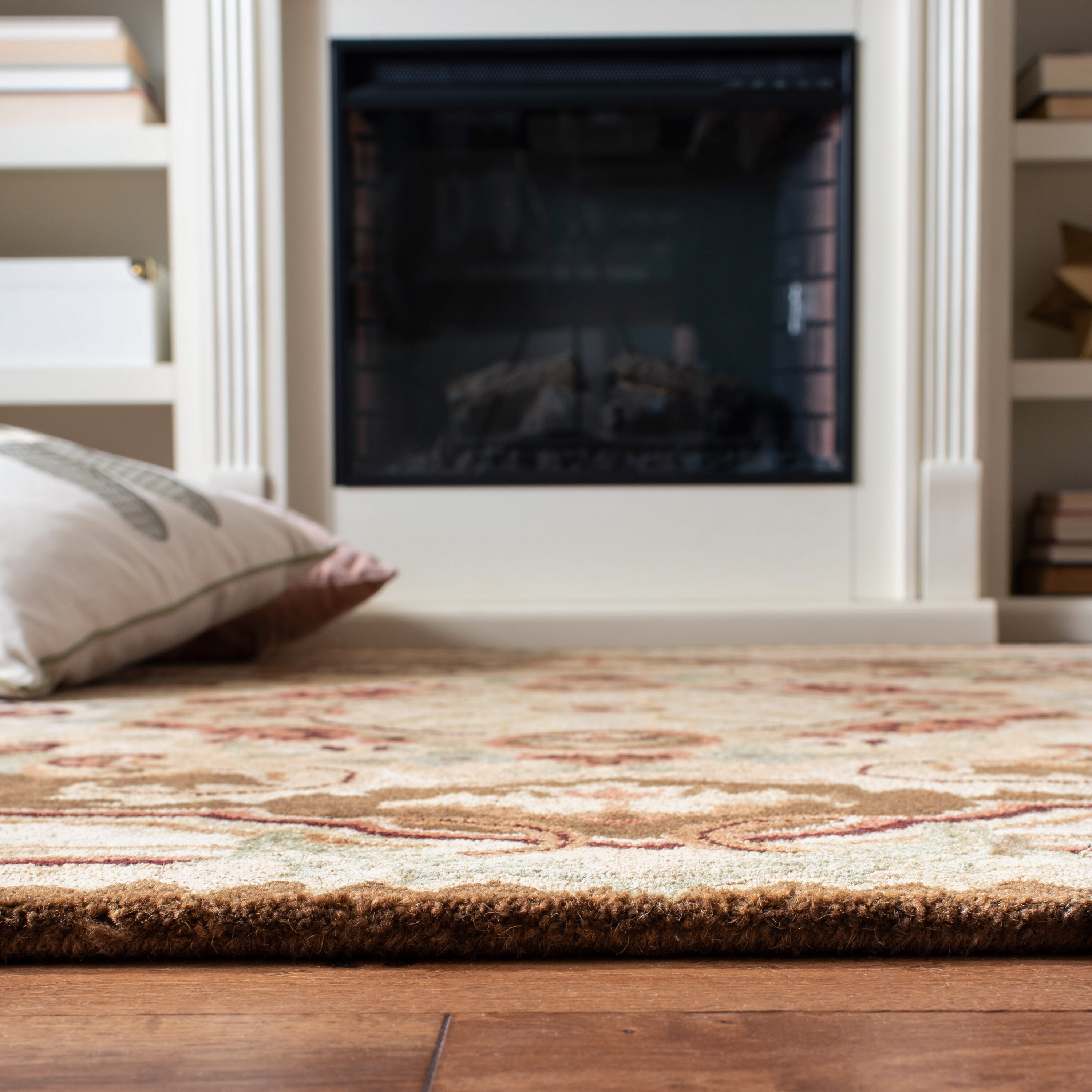 Safavieh EM823B-8 rugs - View #4