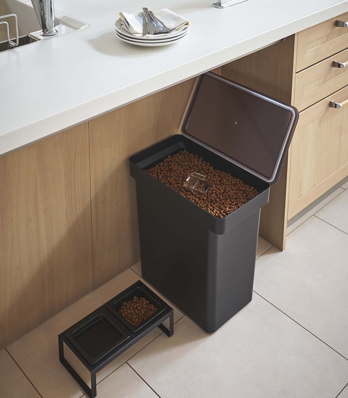 Yamazaki 5617 Pet-Food-Storage - View #8