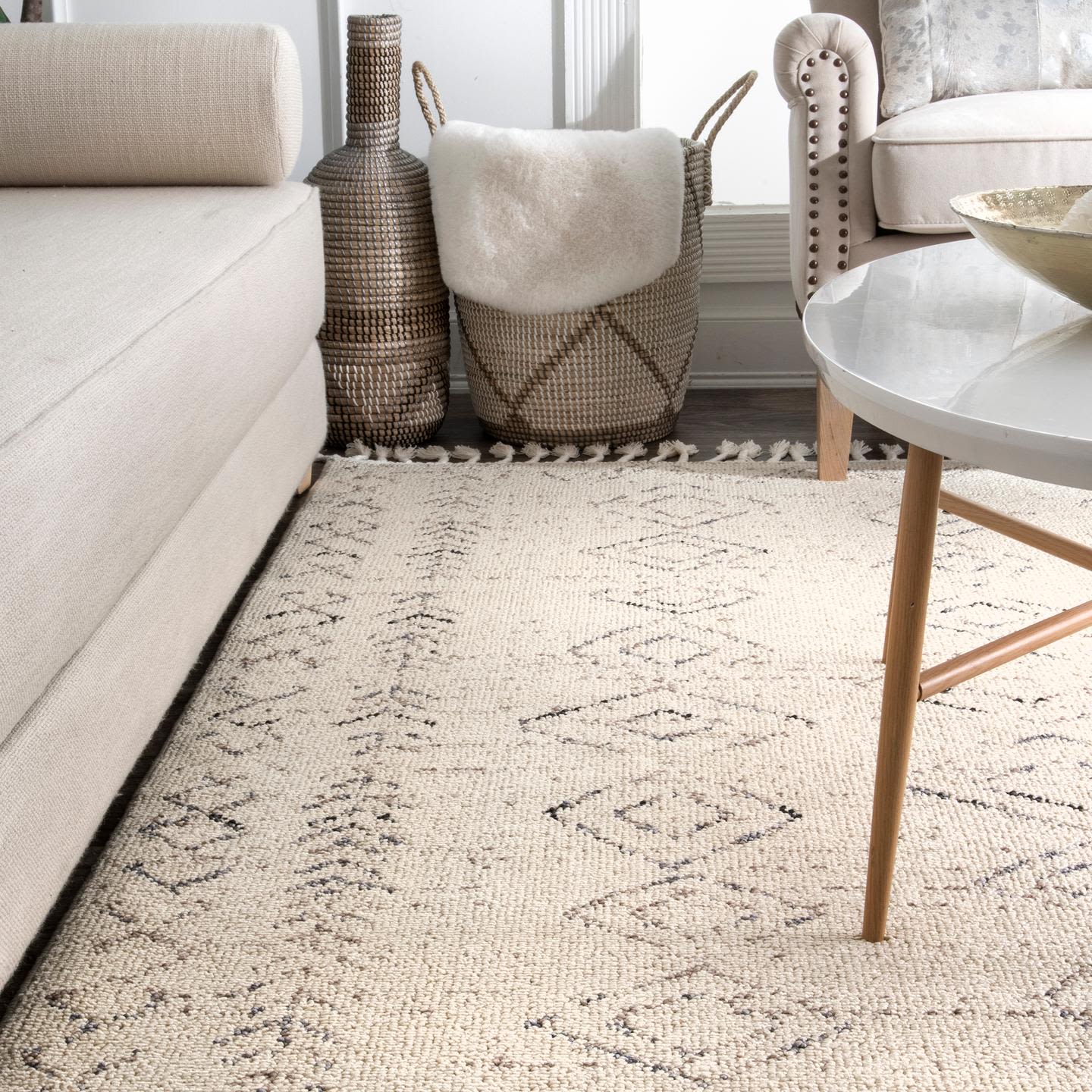 Ivory Geometric Braided 4' x 6' Easy-Care Polypropylene Rug