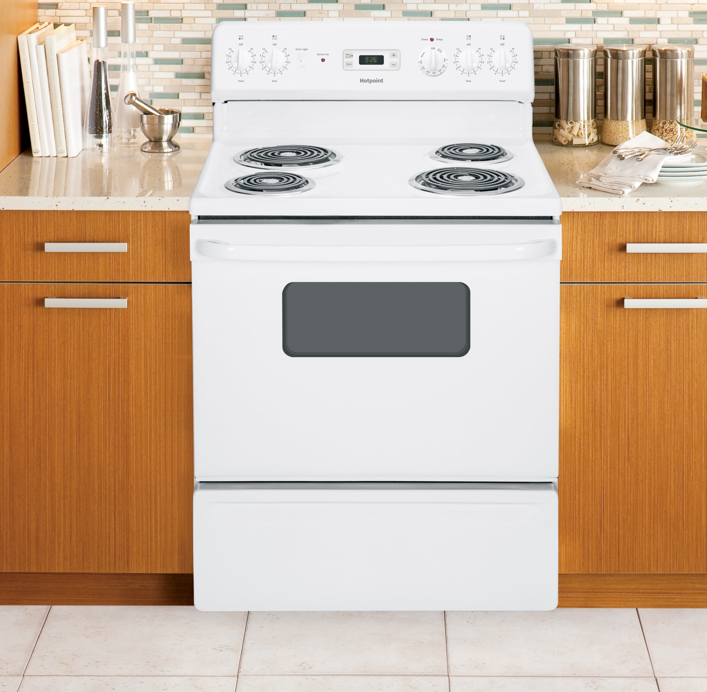 Hotpoint 30-in 4 Elements 5-cu ft Freestanding Electric Range (White ...