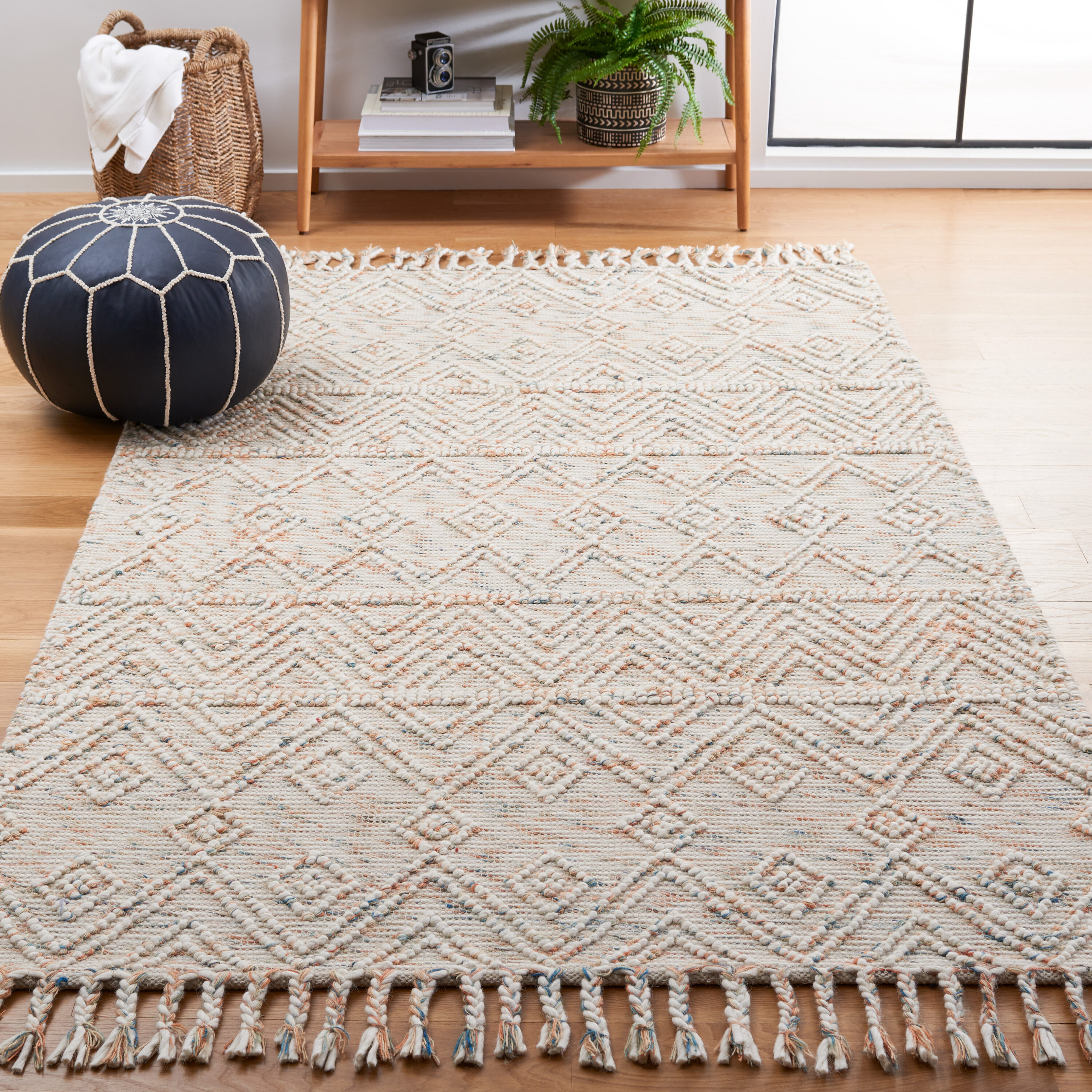  Natura 186 Ivory/Blue Bohemian 5ft x 8ft Medium Rectangle Rug