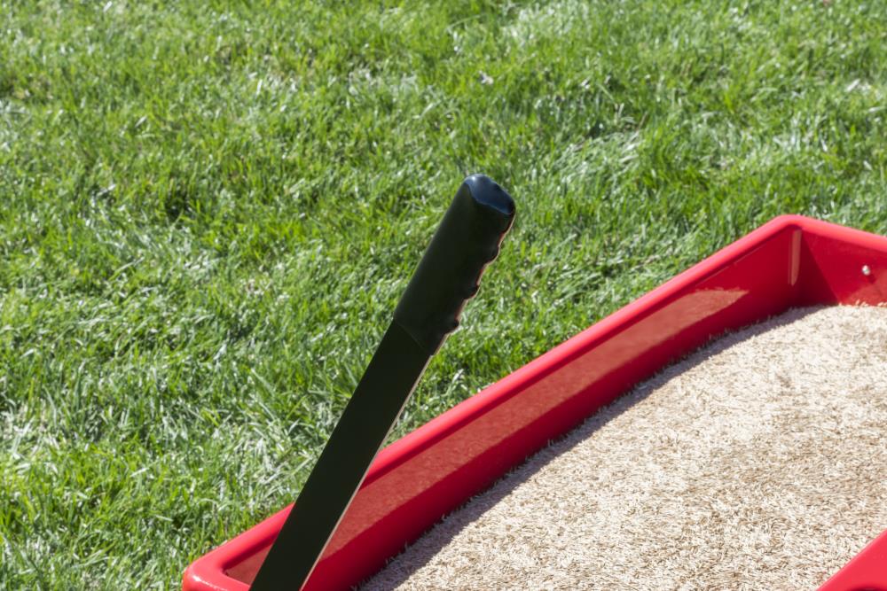 CRAFTSMAN Capacity Spike Aerator Drop TowBehind Spreader at