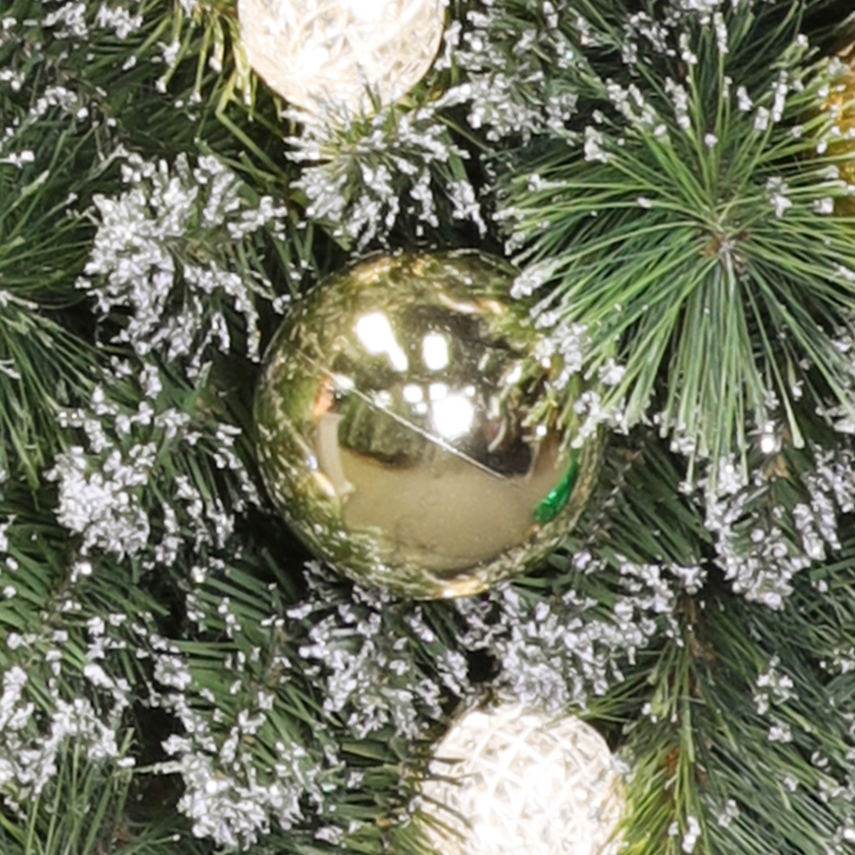 Holiday Living LW24W16-48LW Artificial-Christmas-Wreaths - View #6