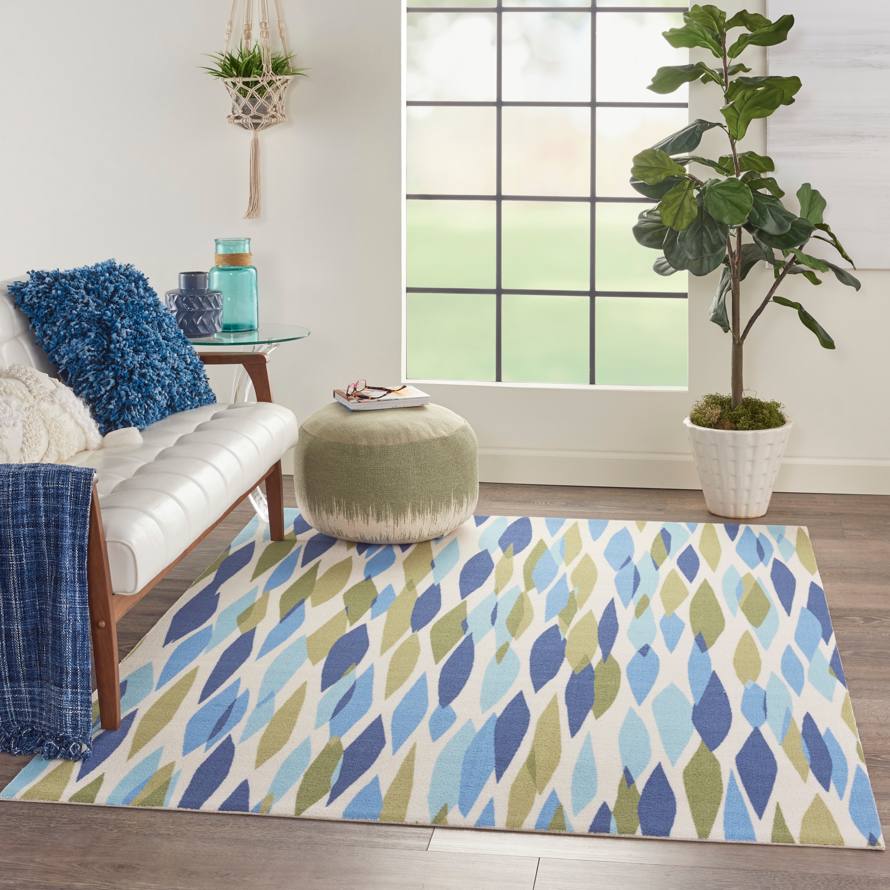 Seaglass Blue & White Traditional 4' x 6' Reversible Rug