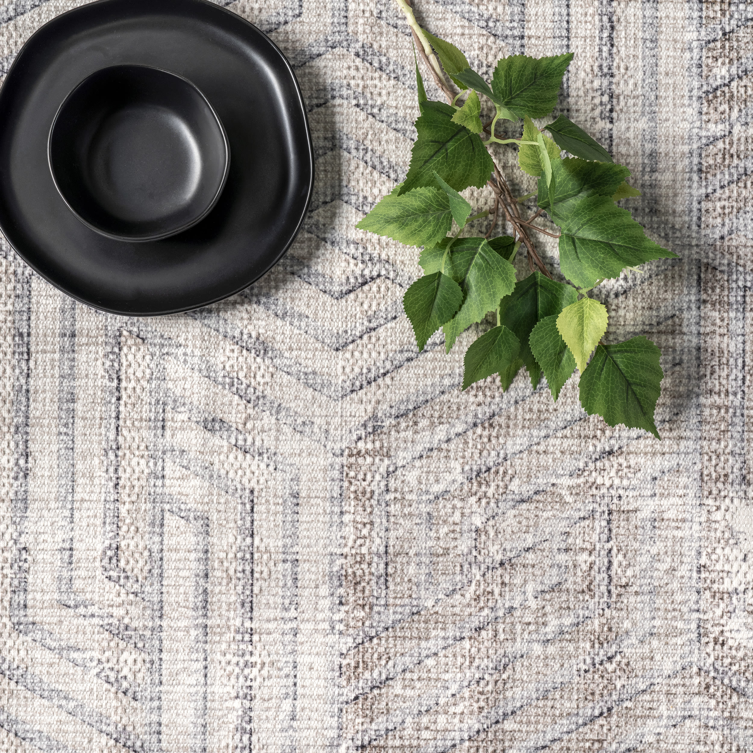 Adeline Gray Geometric Viscose 4' x 6' Washable Area Rug