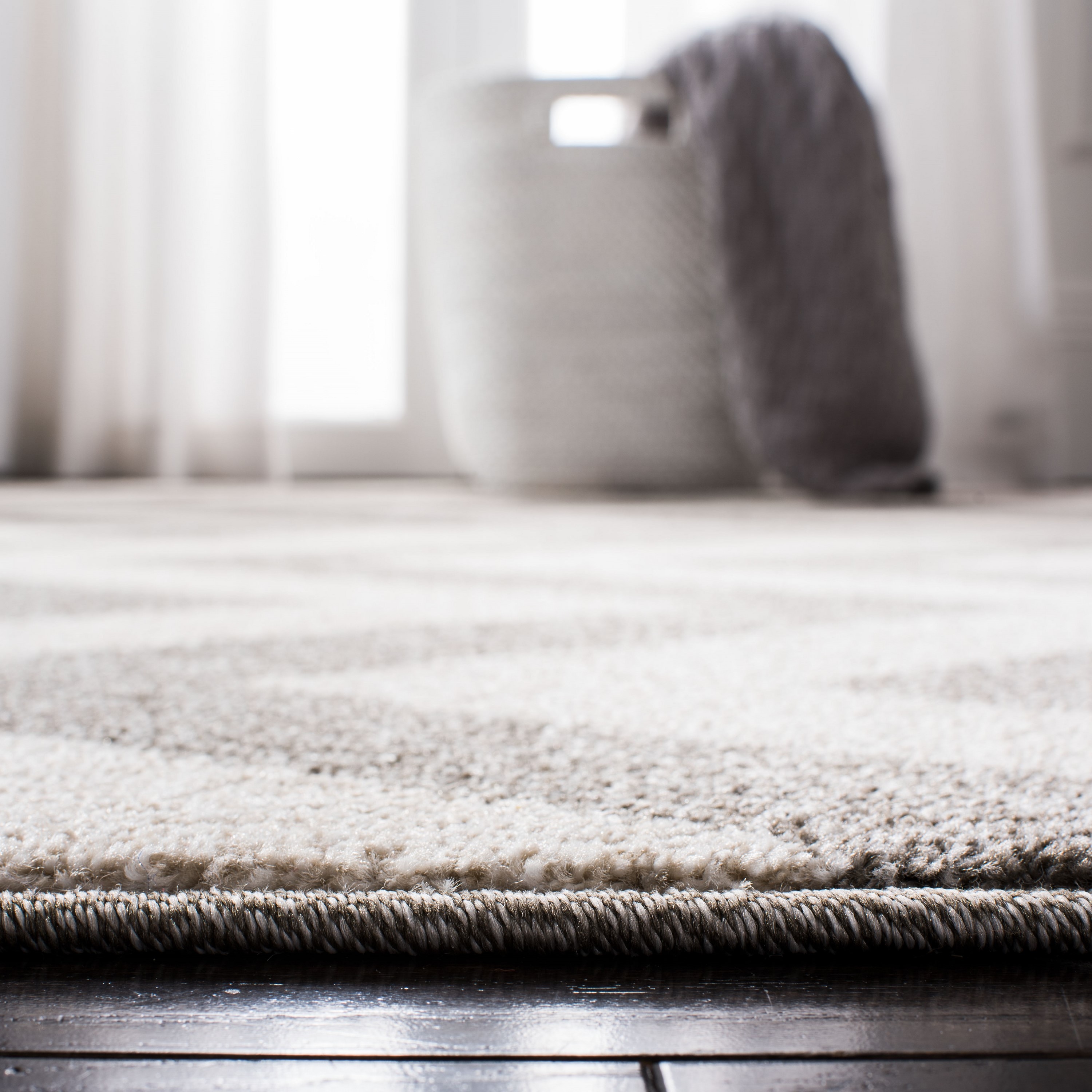 Safavieh AMT419R-5SQ rugs - View #5