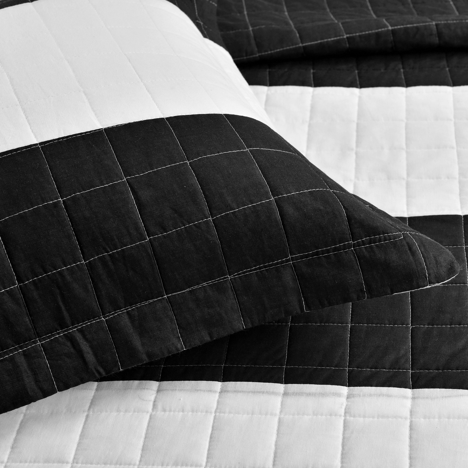 Black and White Striped Cotton Full Quilt Set