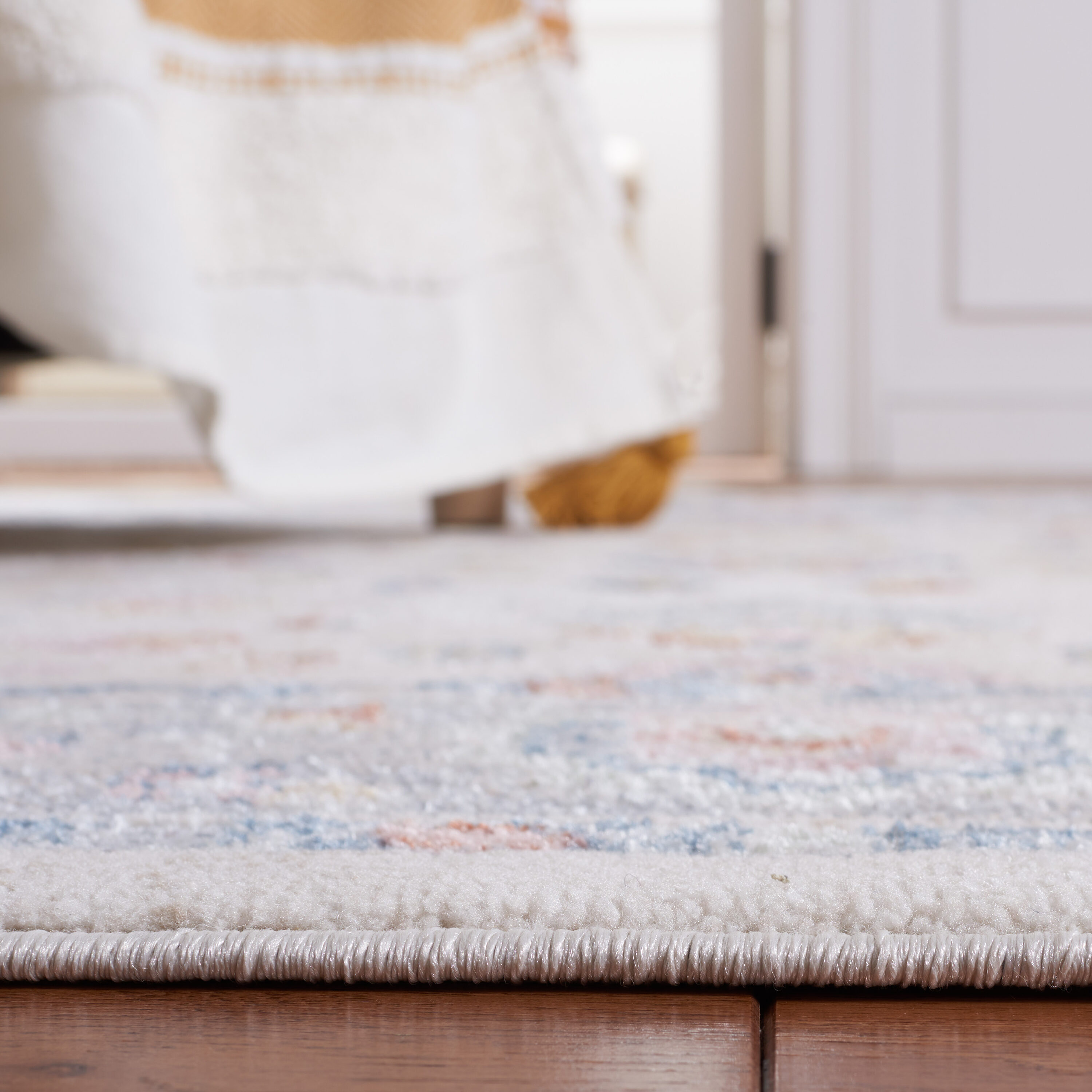 Safavieh BLR224B-7SQ rugs - View #5