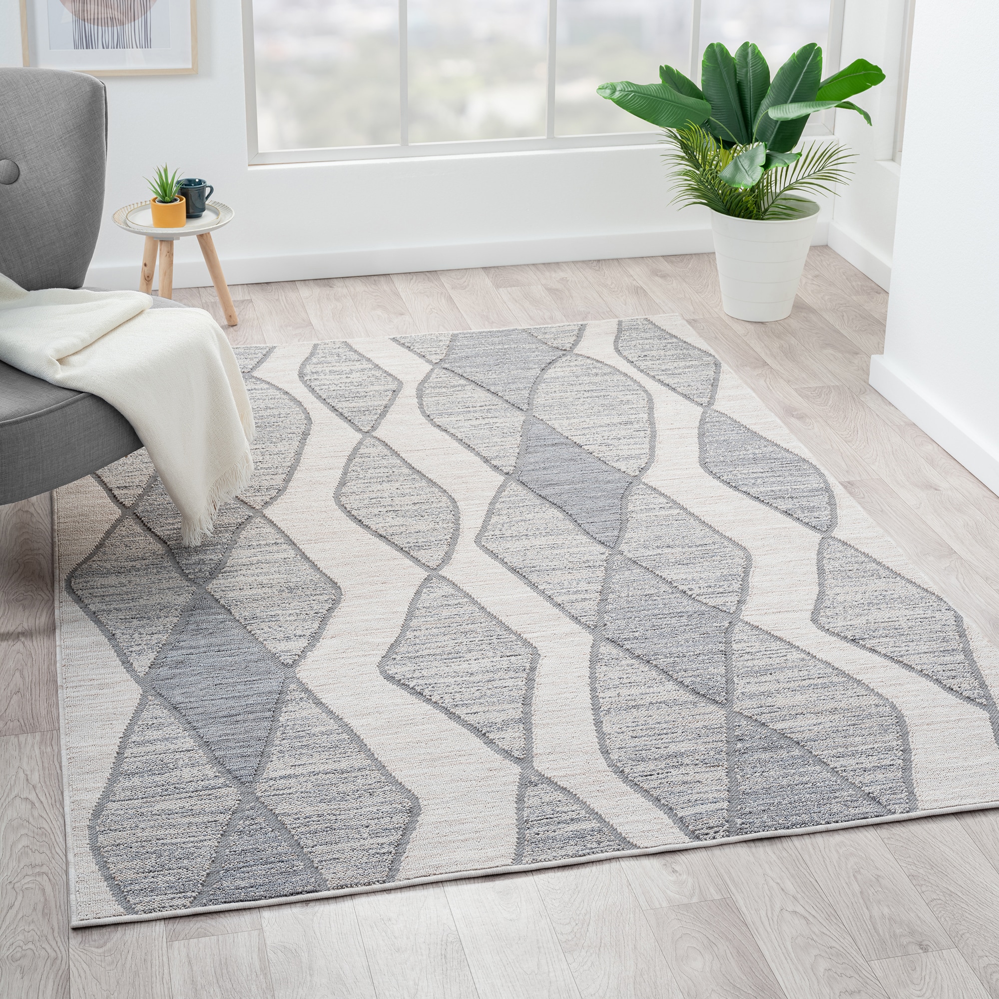 Winona Reversible Blue and Ivory 8' x 9' Synthetic Area Rug
