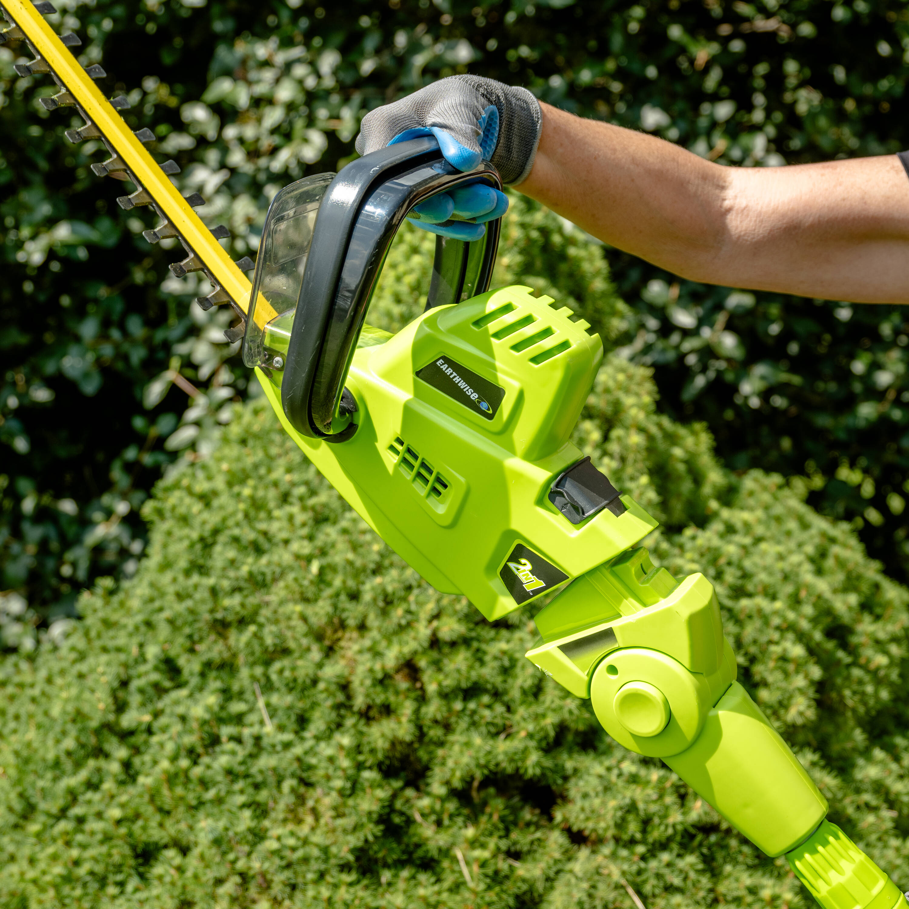 Earthwise 2.8 Amp Convertible 2-in-1 Pole Hedge Trimmer - On Sale - Bed  Bath & Beyond - 14092279