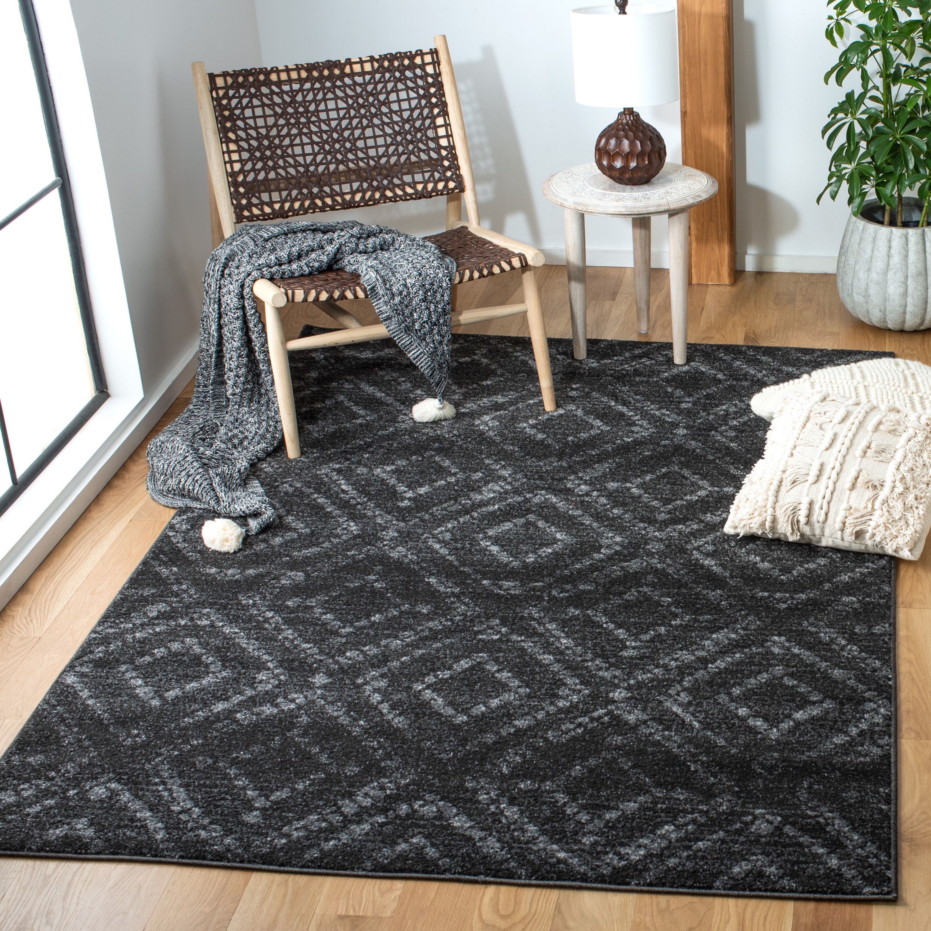 Safavieh ADR131F-4 Adirondack Avi 4 x 6 (ft) Loomed Polypropylene Dark Gray/Gray Rectangular Indoor Geometric Bohemian/Eclectic Area rug