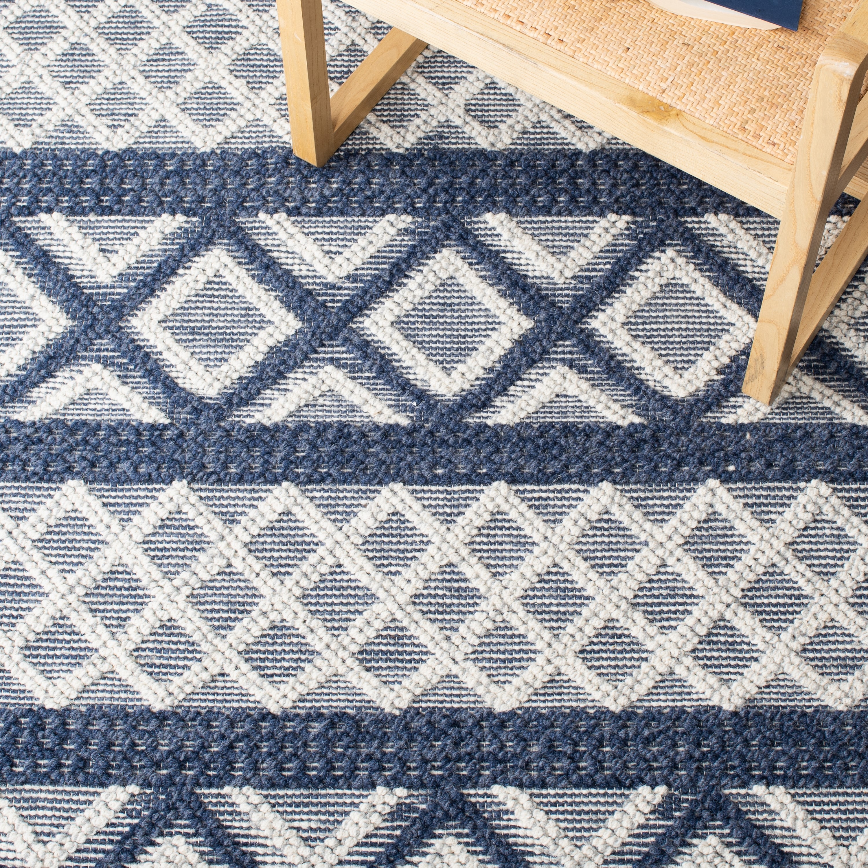 Safavieh VRM211N-8 rugs - View #6