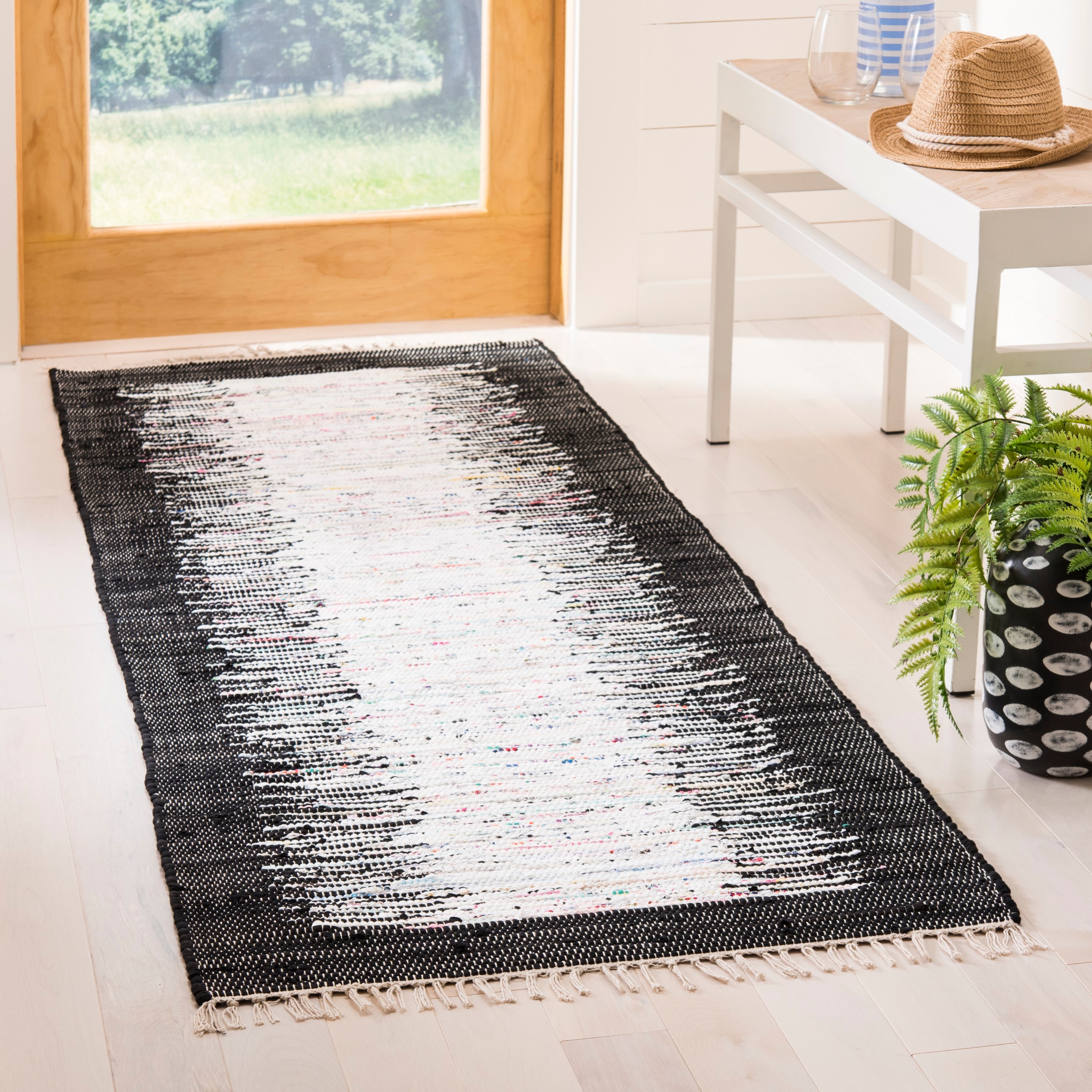 Safavieh MTK711H-26 Montauk Keeling 2 x 6 (ft) Cotton Ivory/Black Rectangular Indoor Border Coastal Runner rug