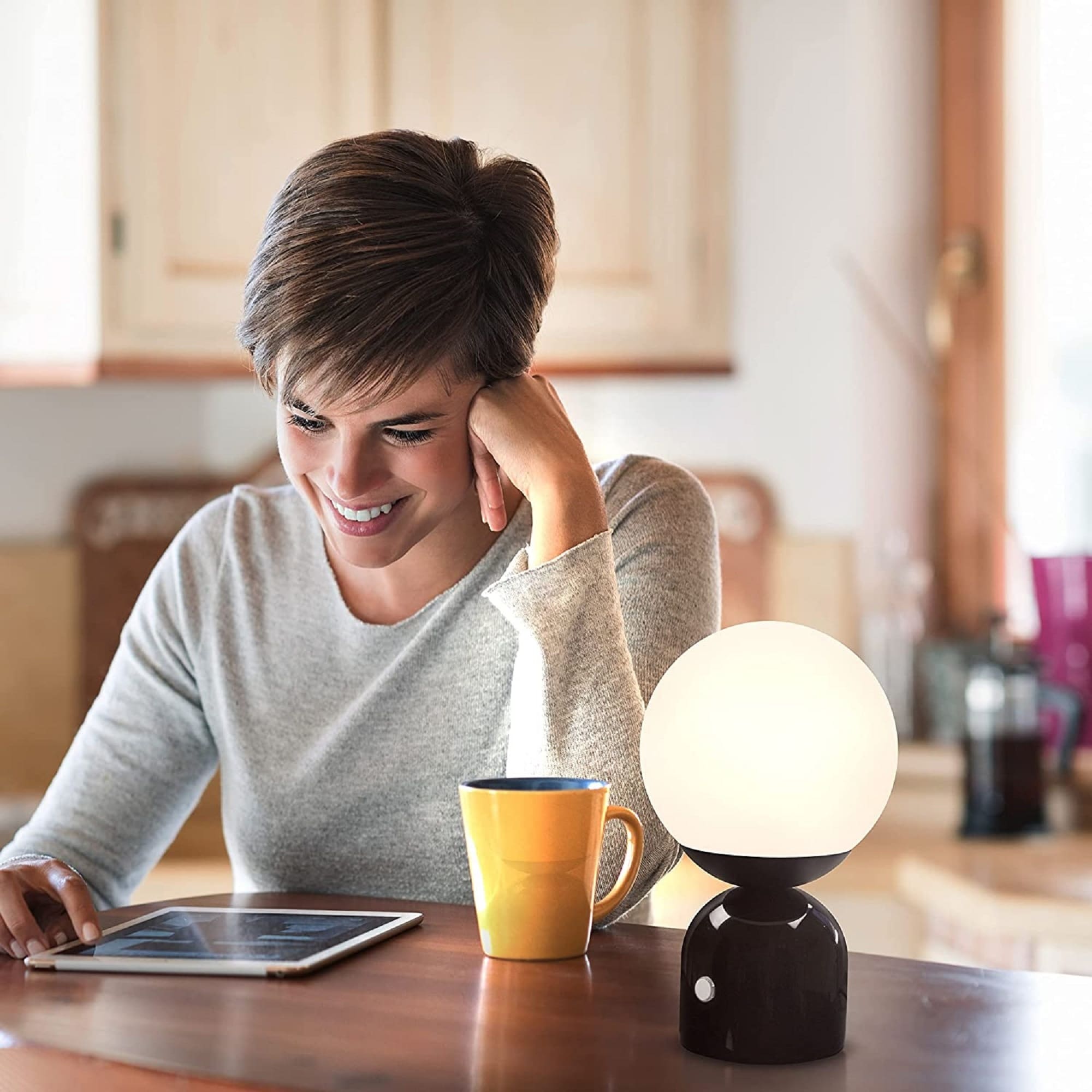 Brightech TL-MLA-BLK Table-Lamps - View #5