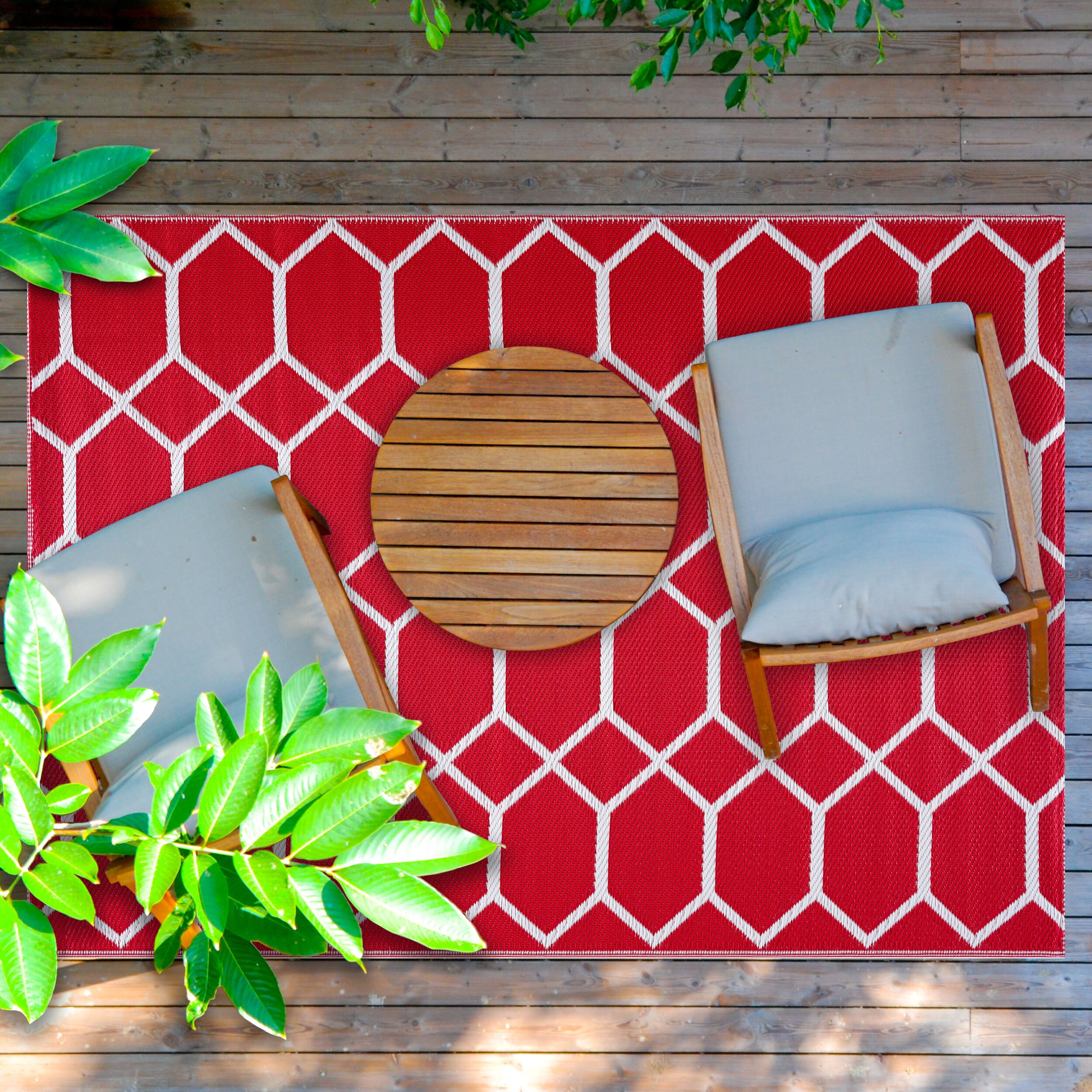 Playa Rug PLY-R-MIA-RW-4X6 4 x 6 (ft) Knotted Polypropylene Miami-RedWhite Rectangular Indoor/Outdoor Geometric Area rug
