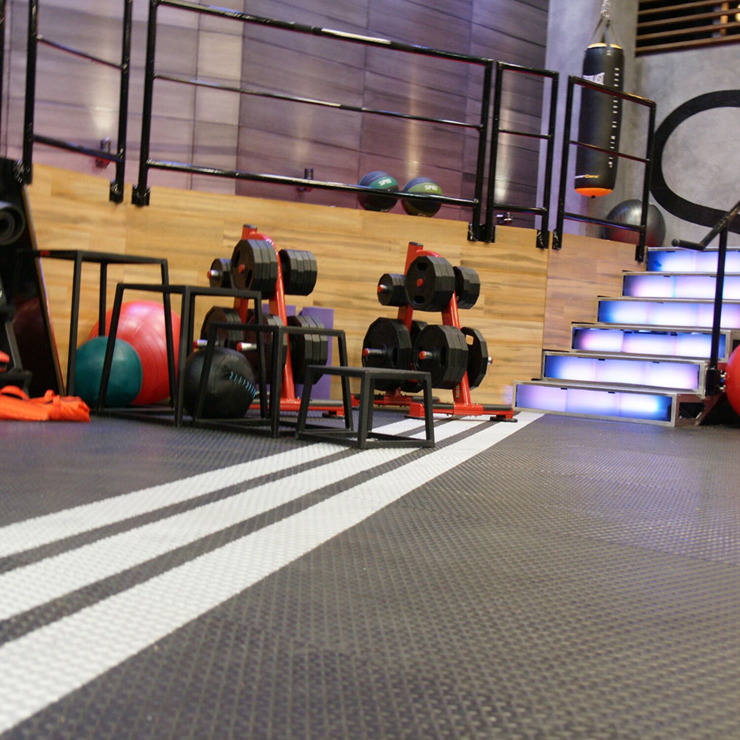 Rubber flooring for gym interiors