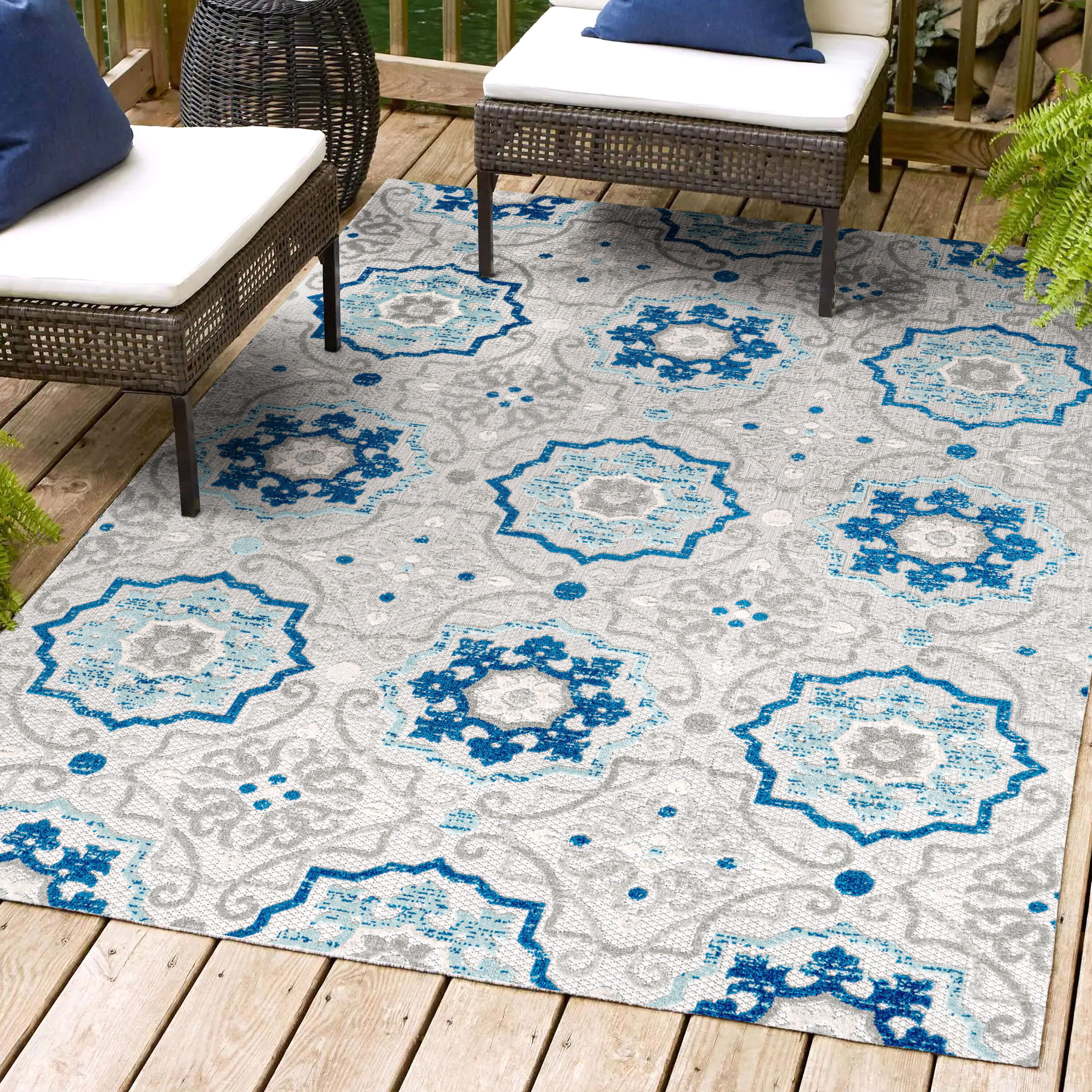 Mediterranean Blue and Gray Synthetic Medallion Rug