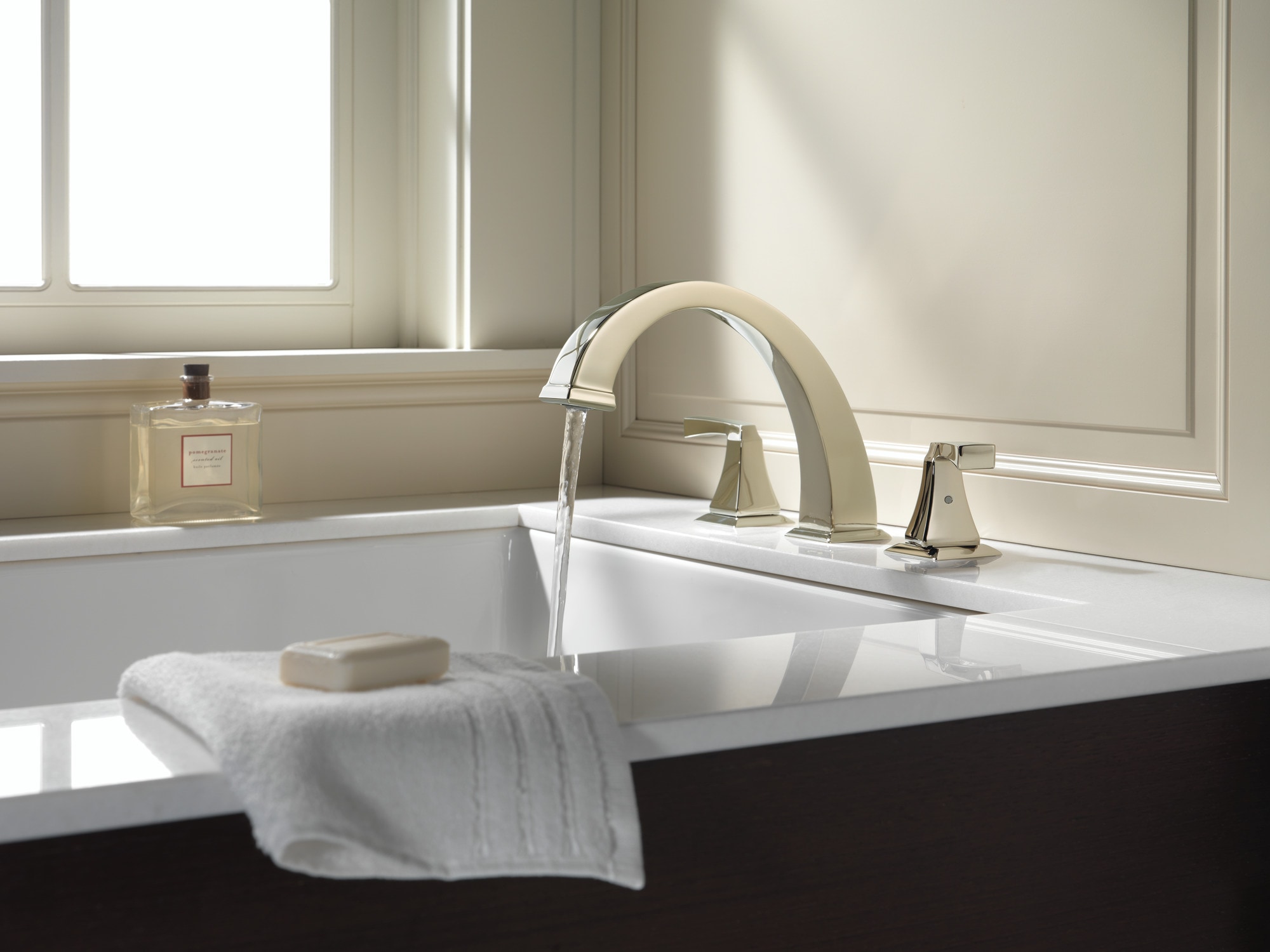 Delta T2751-PN Roman-Tub-Faucets - View #3