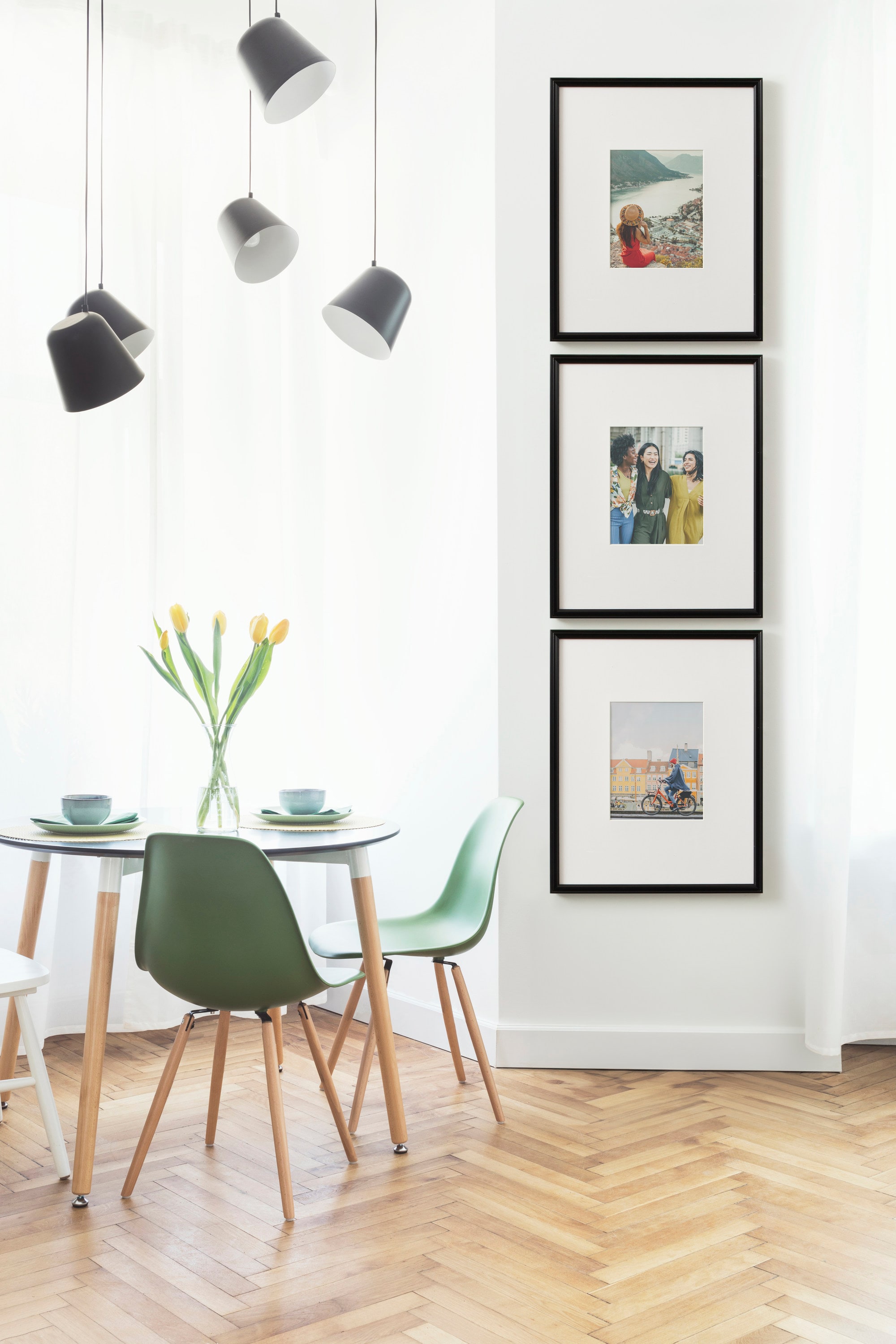 Black Polystyrene 16x20 Picture Frame Set with Glass Cover