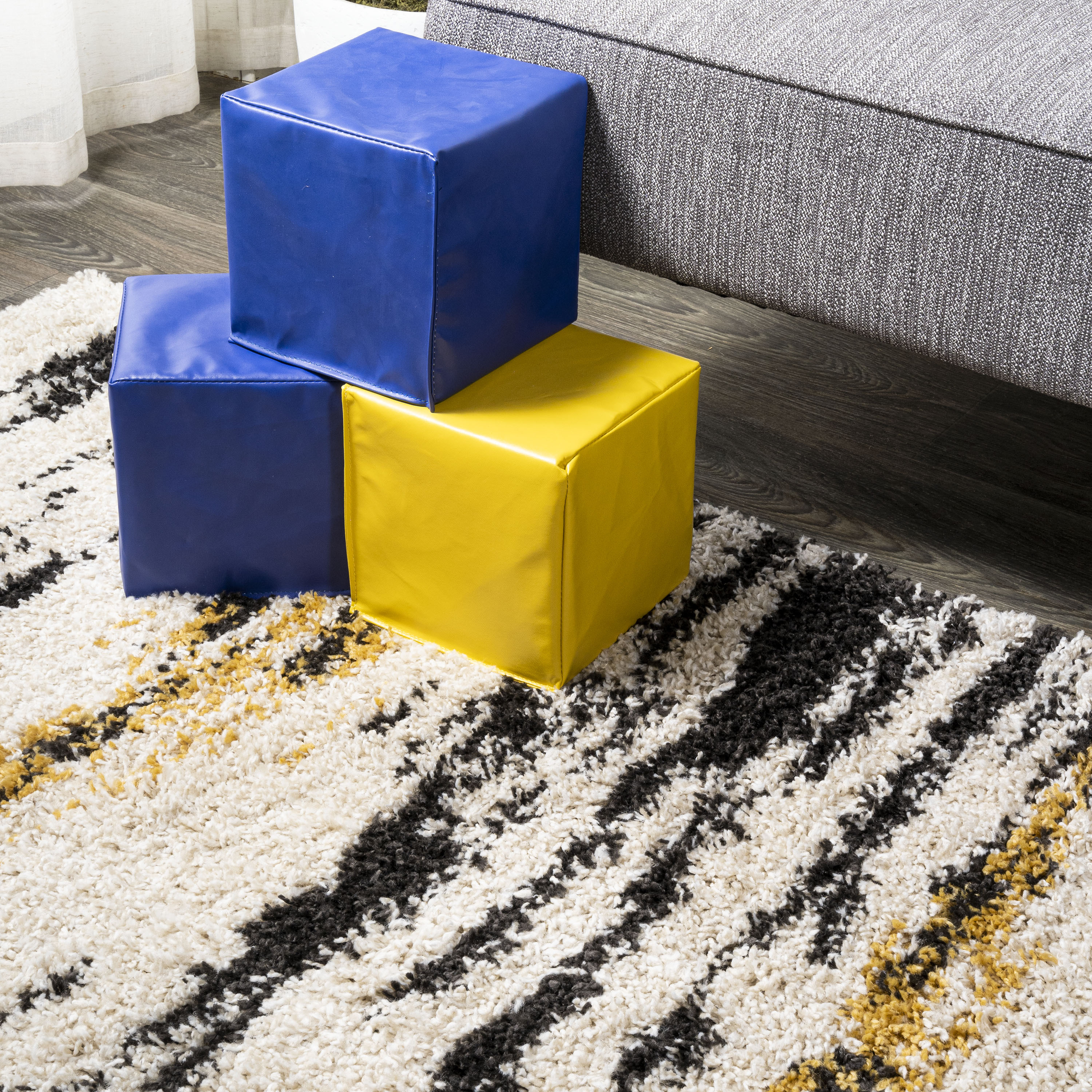 Nova 8' x 10' Black and Beige Abstract Shag Rug