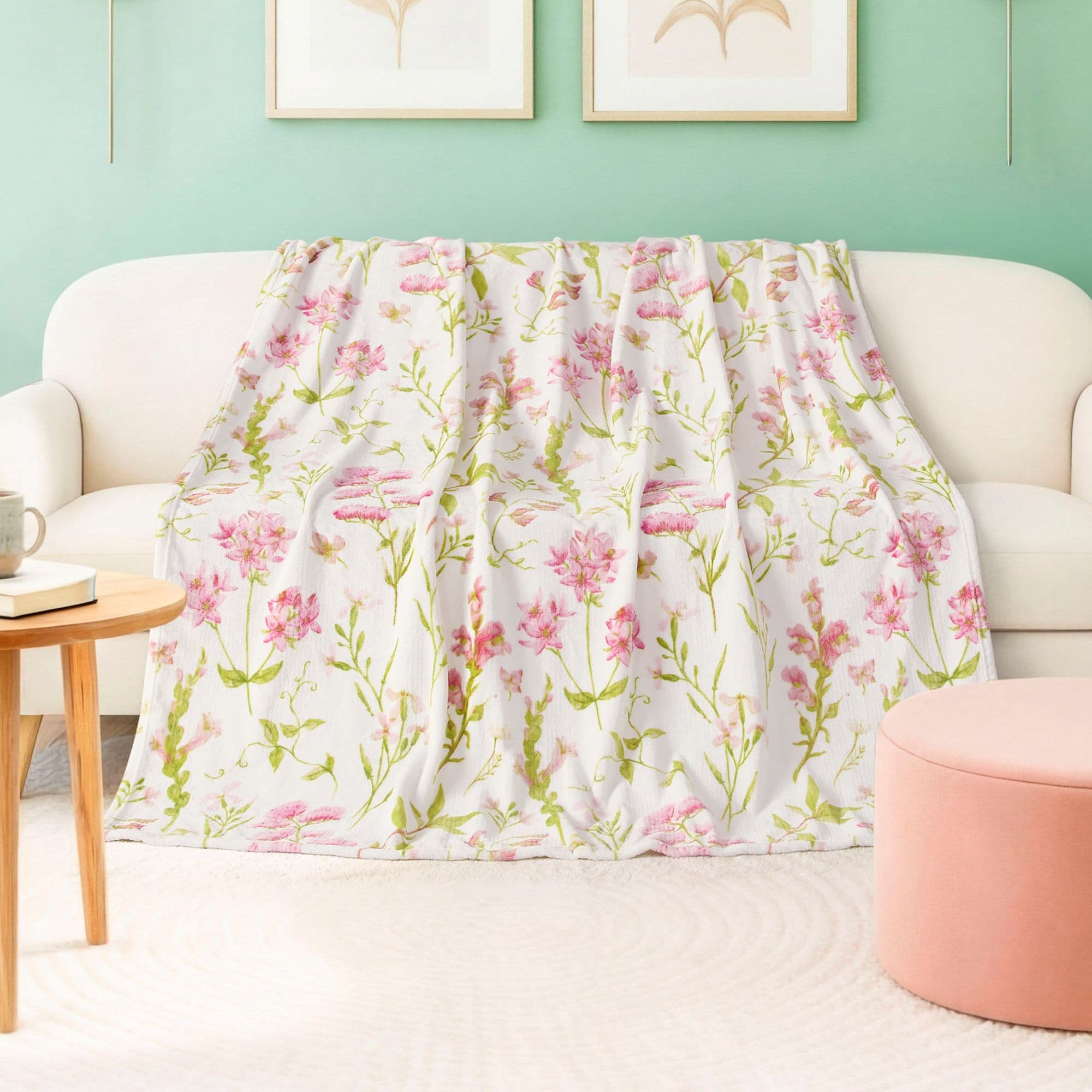 CREATIVE HOME IDEAS  Wild Fleurs Green Oversized Plush 60 x 70 Throw Blanket