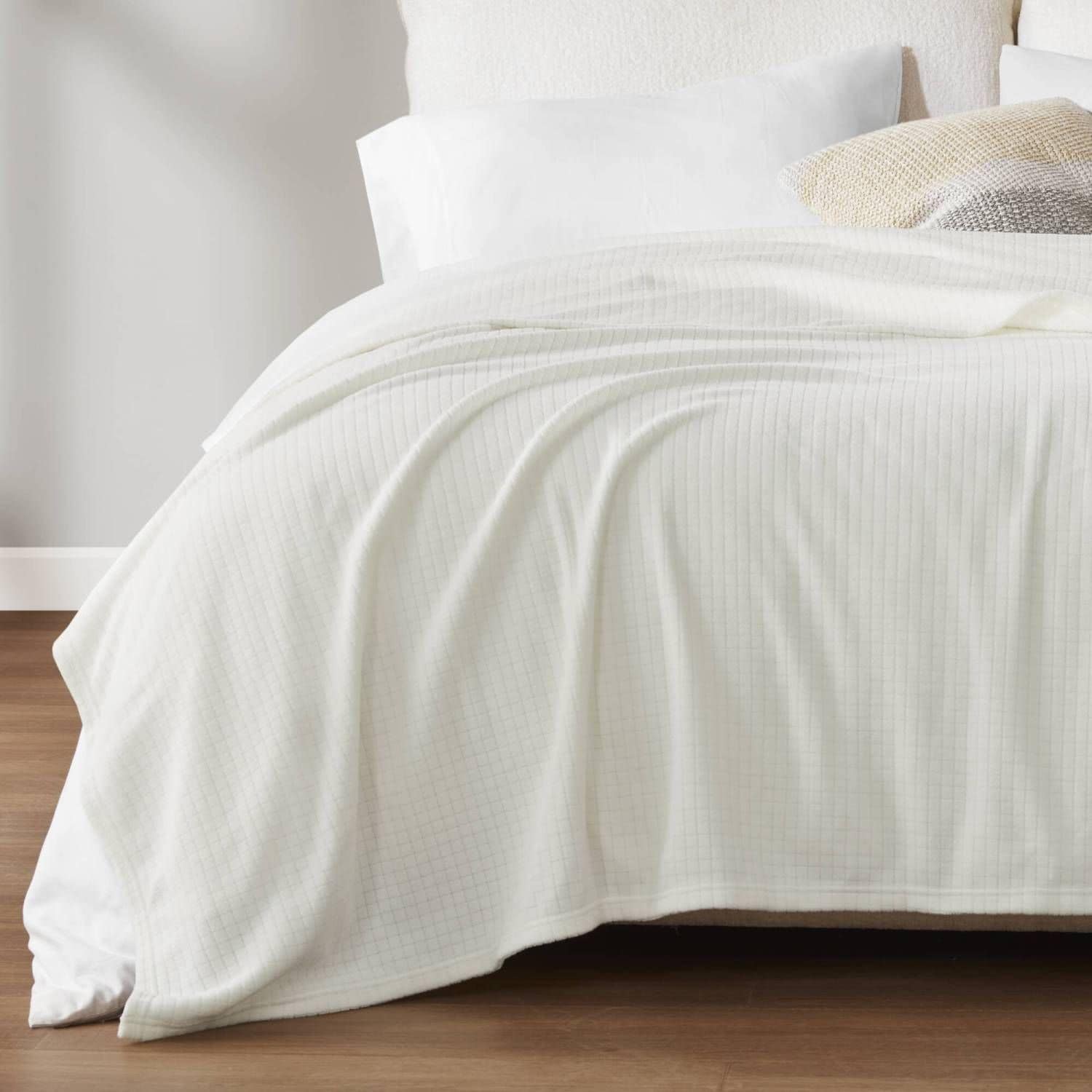 JUSHUA Microfleece Blanket is King Size