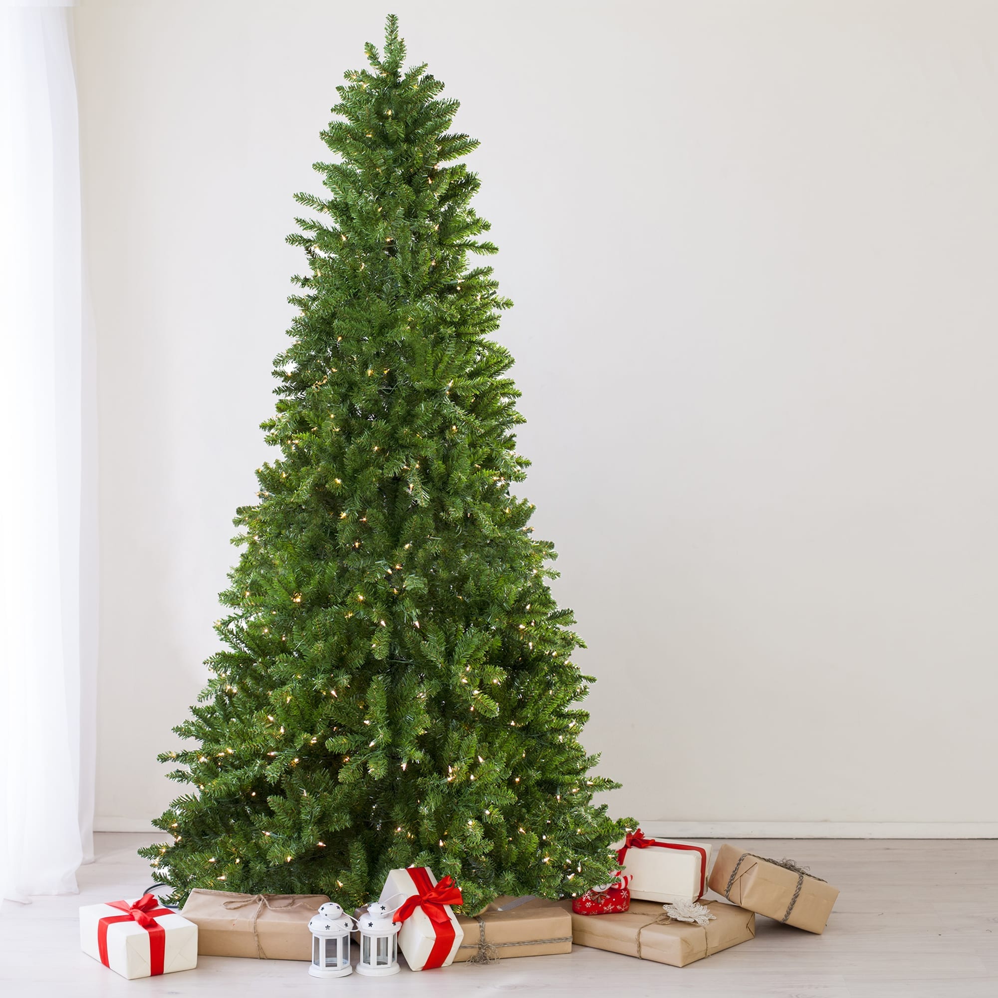 Northlight - Pre-Lit Everett Pine Slim Artificial Christmas Tree - 9 feet - Clear Lights