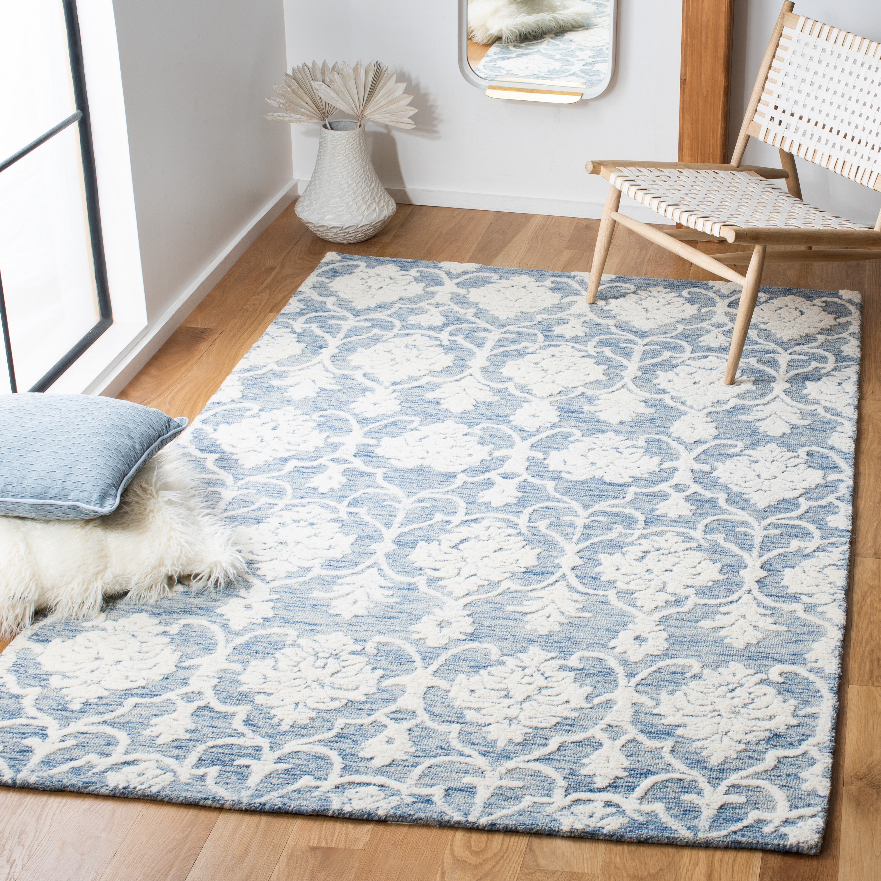 Safavieh MET996M-3 Metro Mizka 3 x 5 (ft) Tufted Wool Blue/Ivory Rectangular Indoor Floral/Botanical Farmhouse/Cottage Throw rug