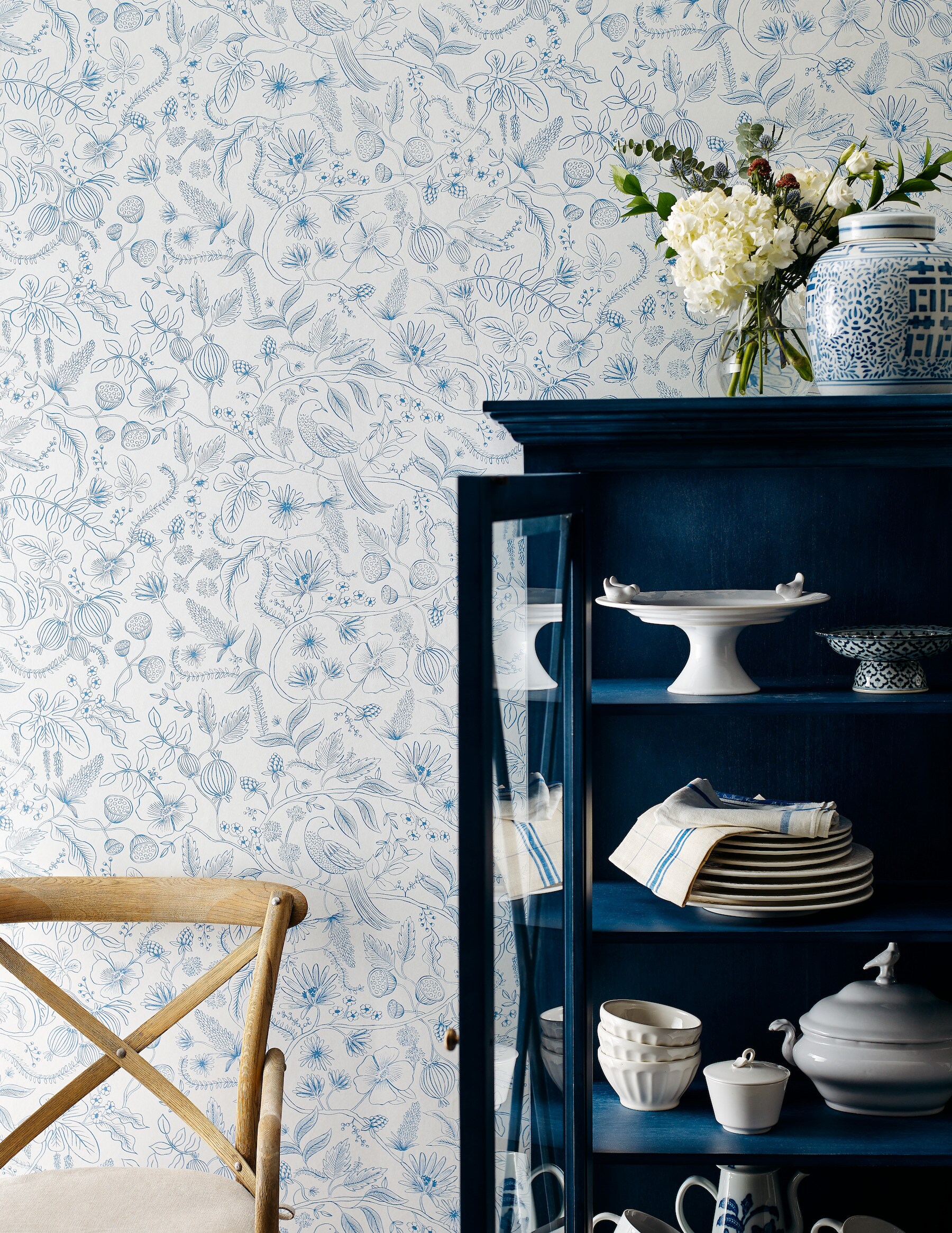 Blue and Cream Floral Botanical Peel and Stick Wallpaper Roll