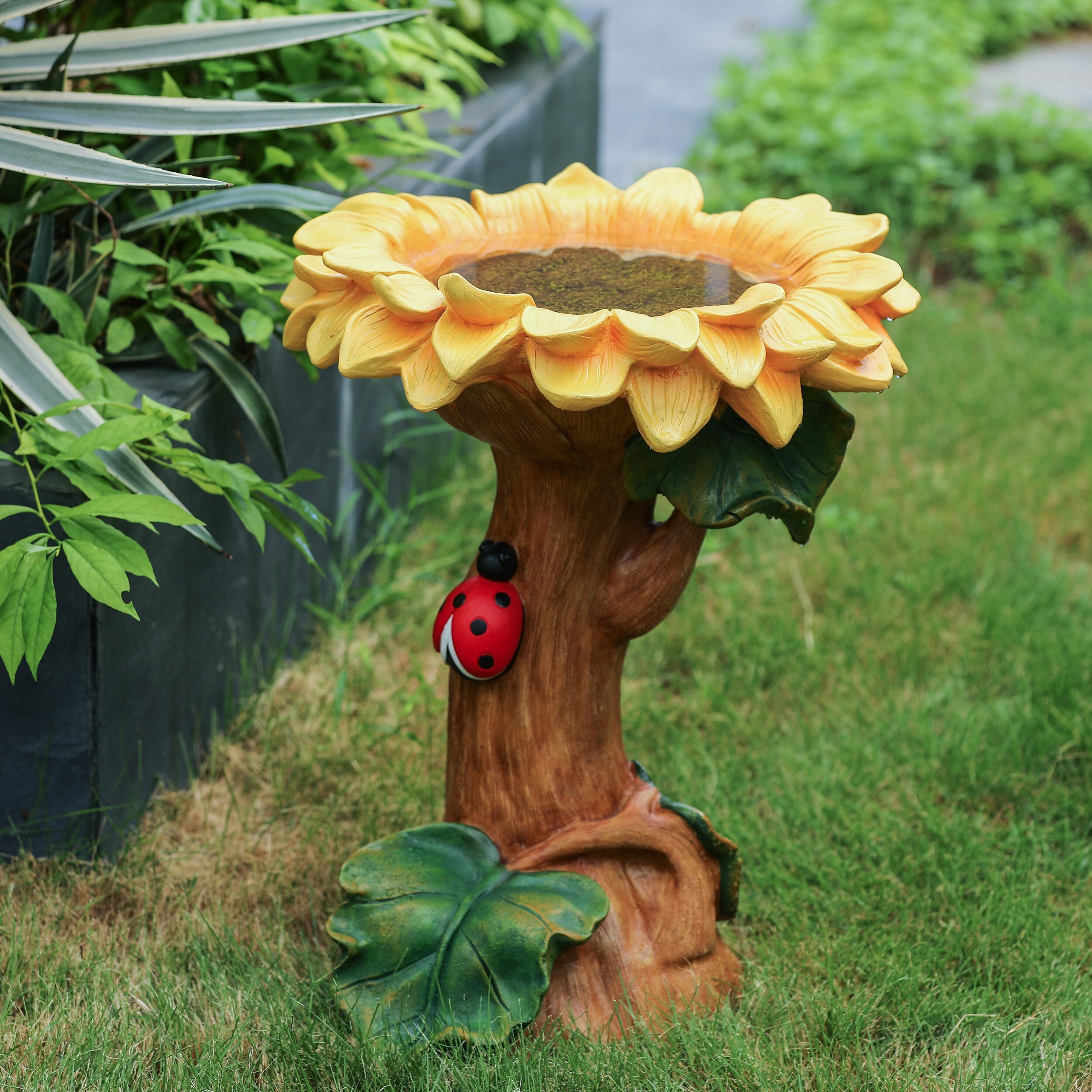 LuxenHome WHF816 birdbaths - View #2